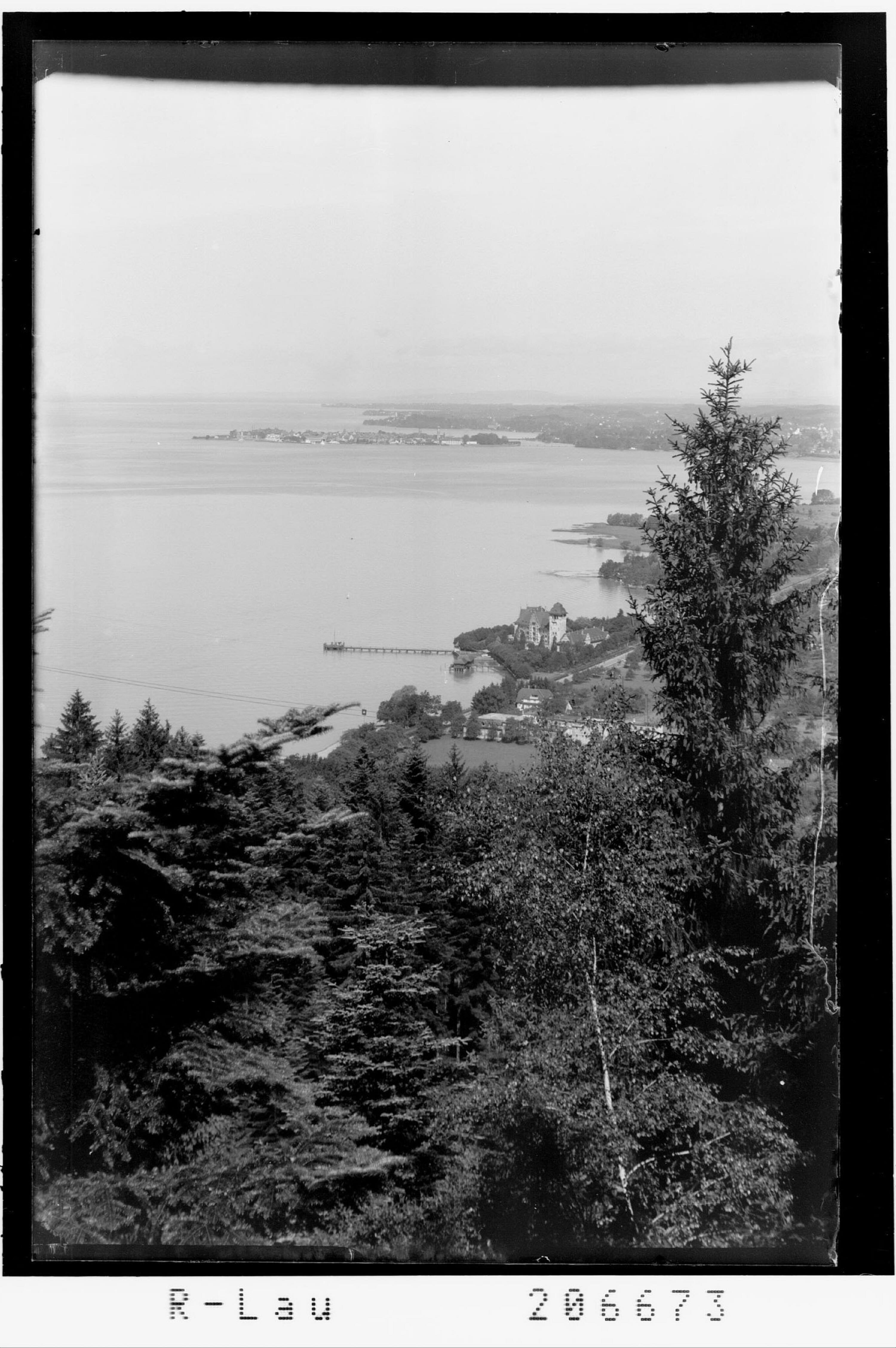 [Blick auf Lindau]></div>


    <hr>
    <div class=