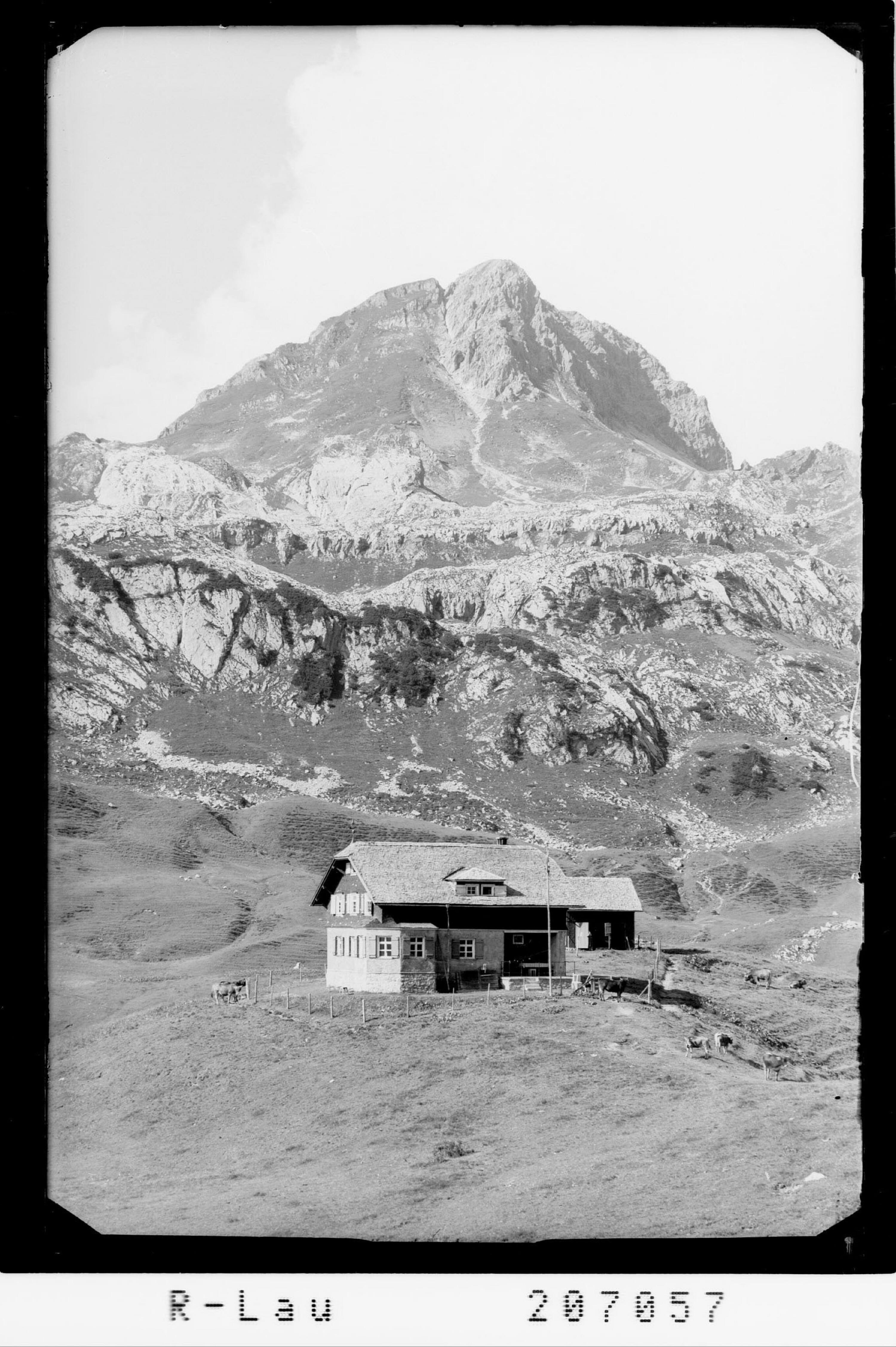 [Biberacher Hütte mit Künzelspitze]></div>


    <hr>
    <div class=