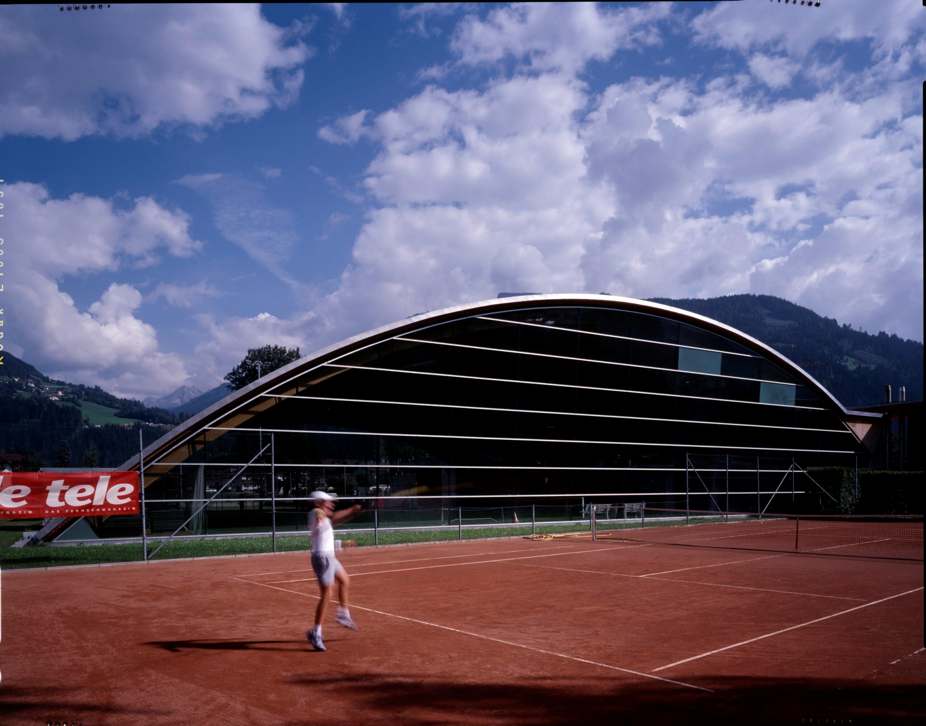 Freizeitpark / Tennishalle Zell am Ziller></div>


    <hr>
    <div class=