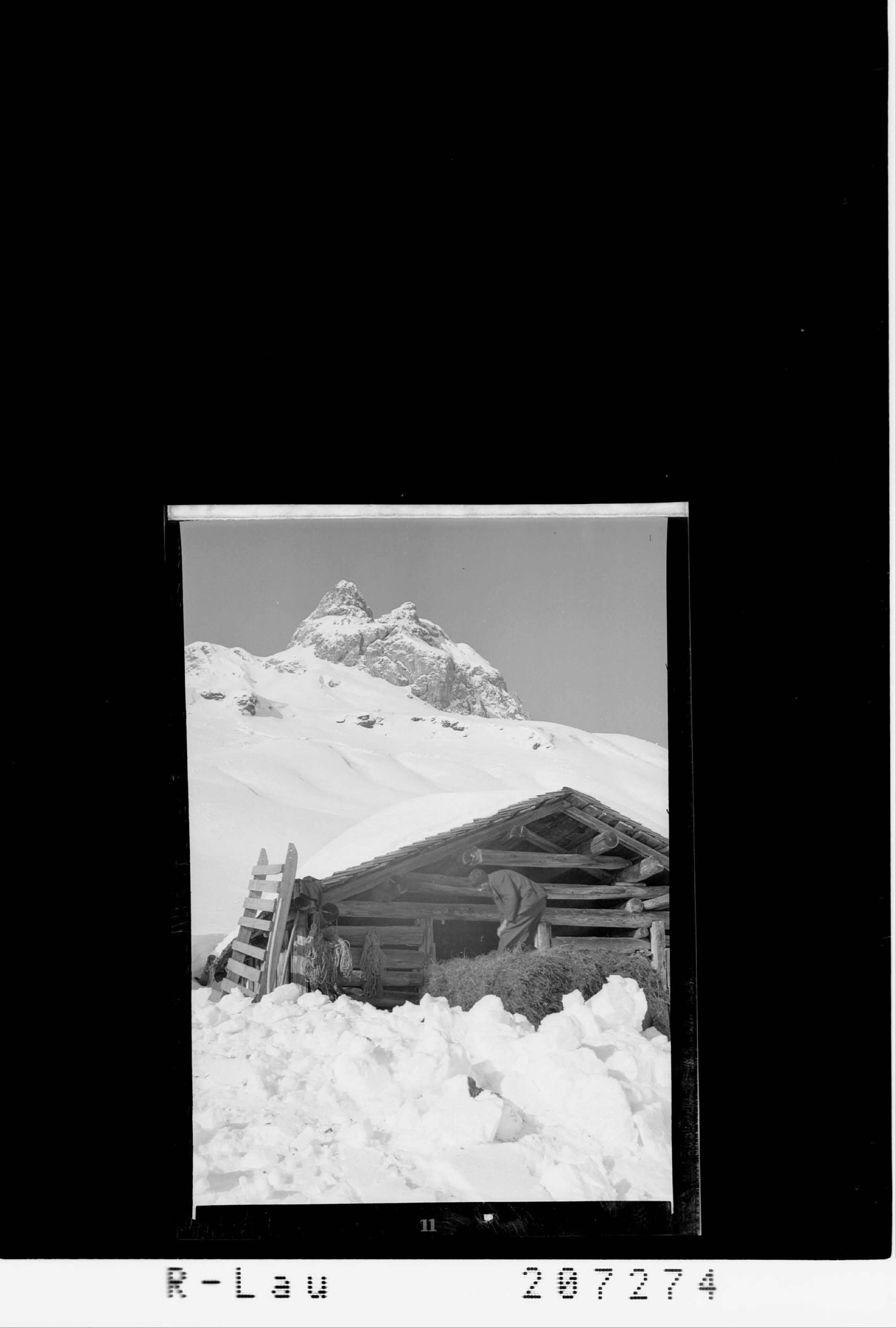 [Heubinden bei Zürs am Arlberg / Blick zur Hasenfluh]></div>


    <hr>
    <div class=