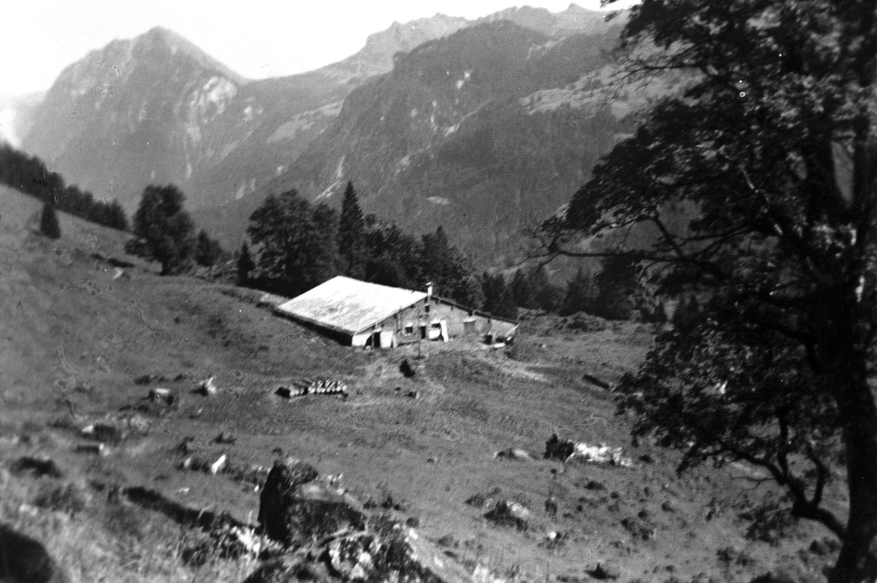 Alphütte Untergüntenstall></div>


    <hr>
    <div class=