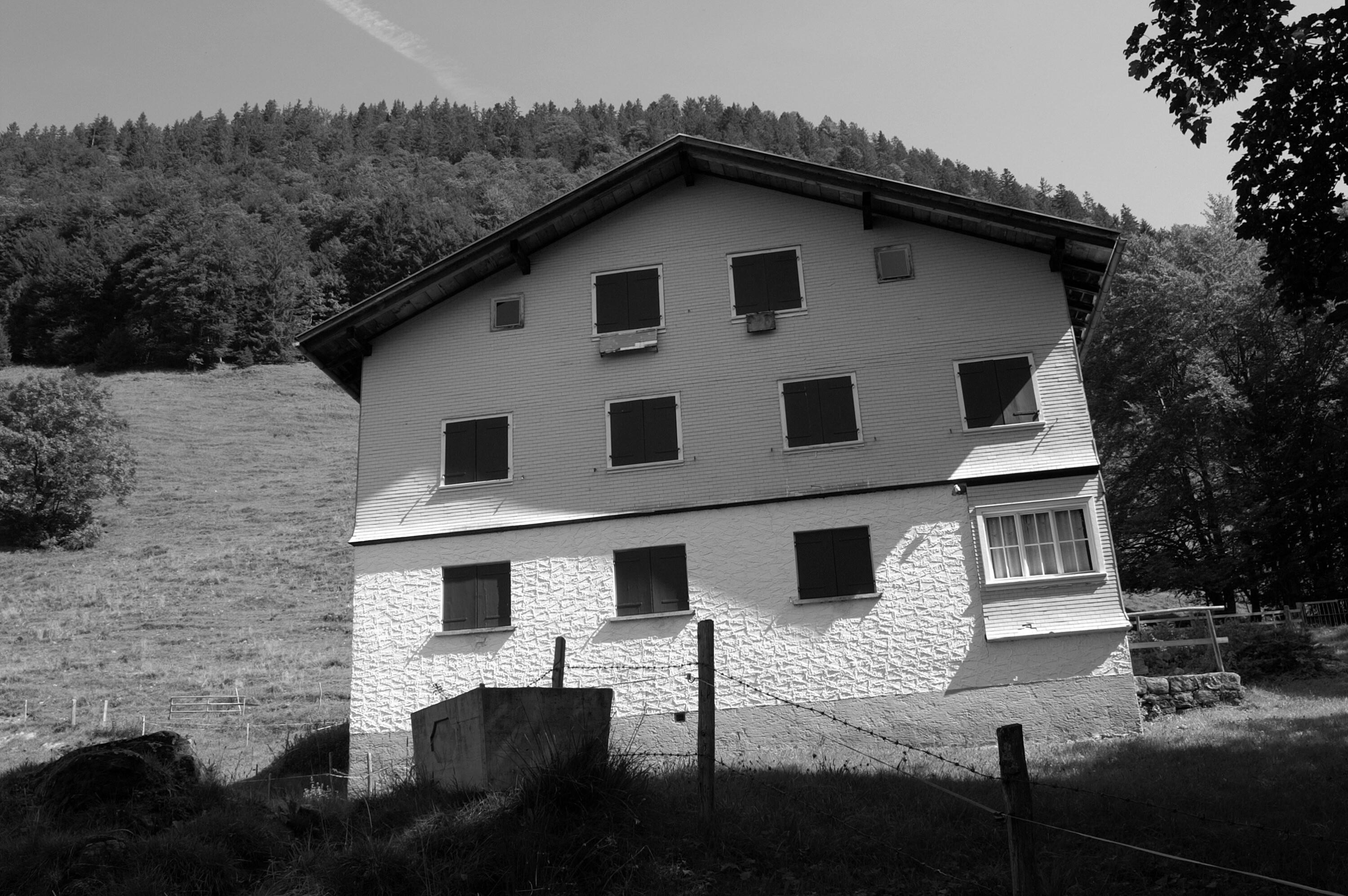 Alphütte Fluh></div>


    <hr>
    <div class=