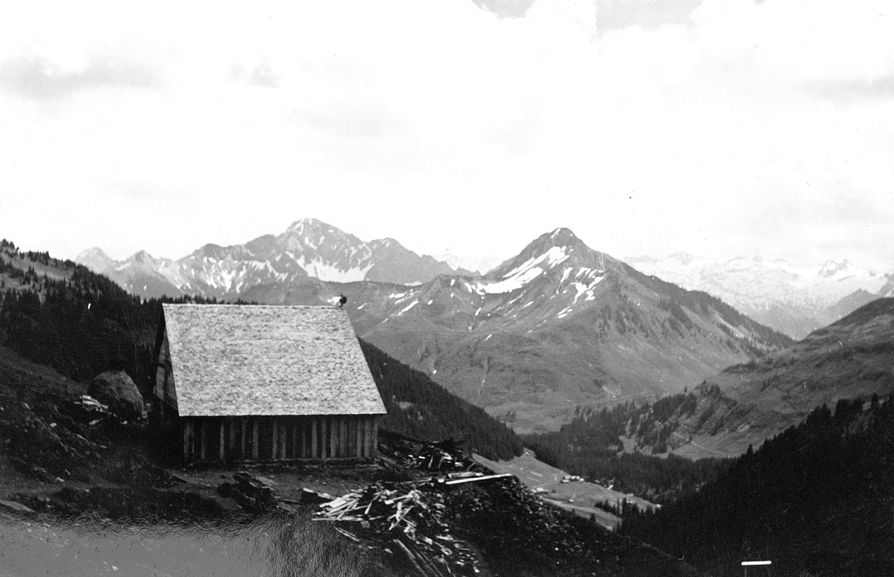 Alphütte Ragaz mit Zitterklapfen und Zafernhorn></div>


    <hr>
    <div class=