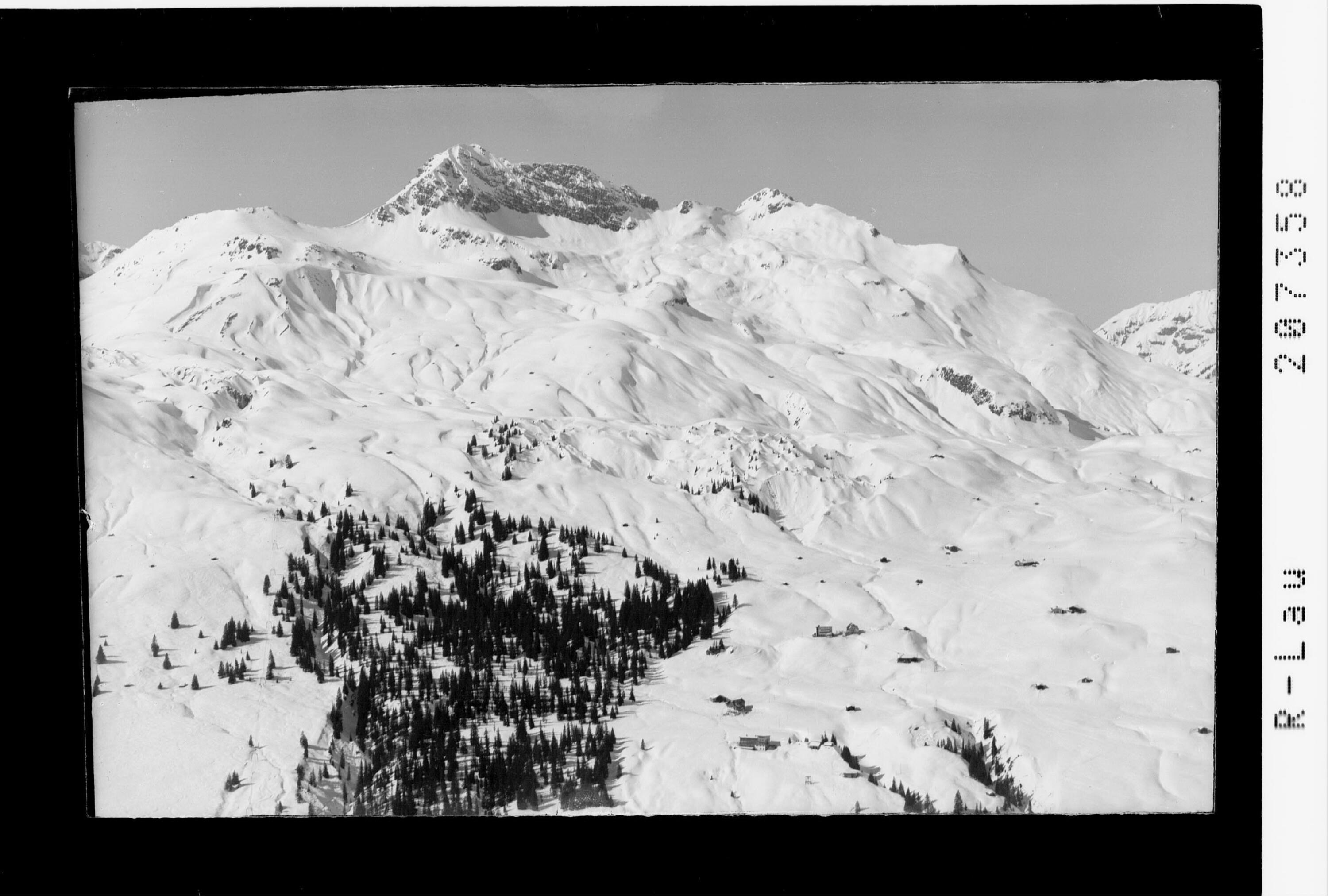 Oberlech an Arlberg 1700 m gegen Mohnenfluh></div>


    <hr>
    <div class=