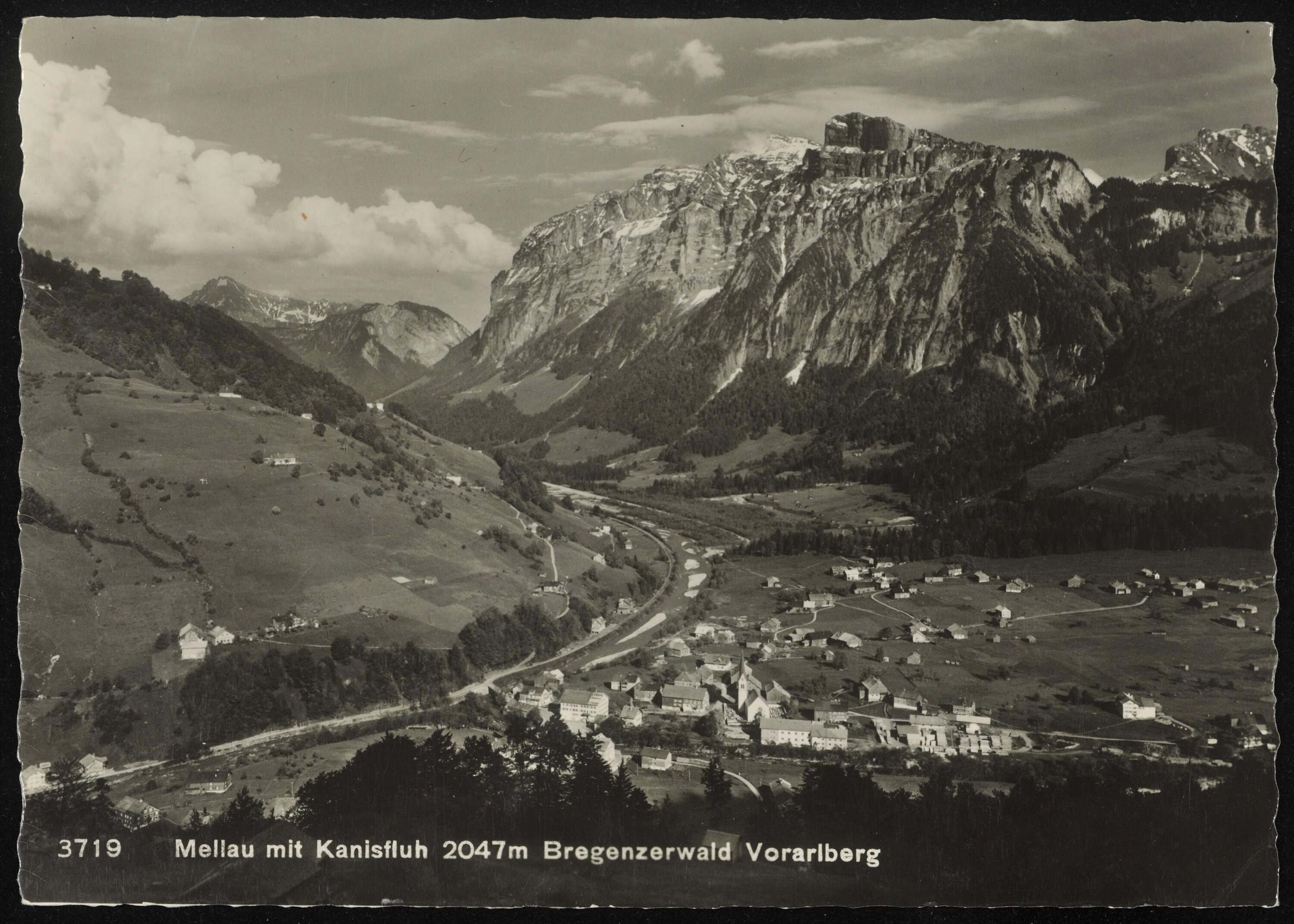 Mellau mit Kanisfluh 2047 m Bregenzerwald Vorarlberg></div>


    <hr>
    <div class=