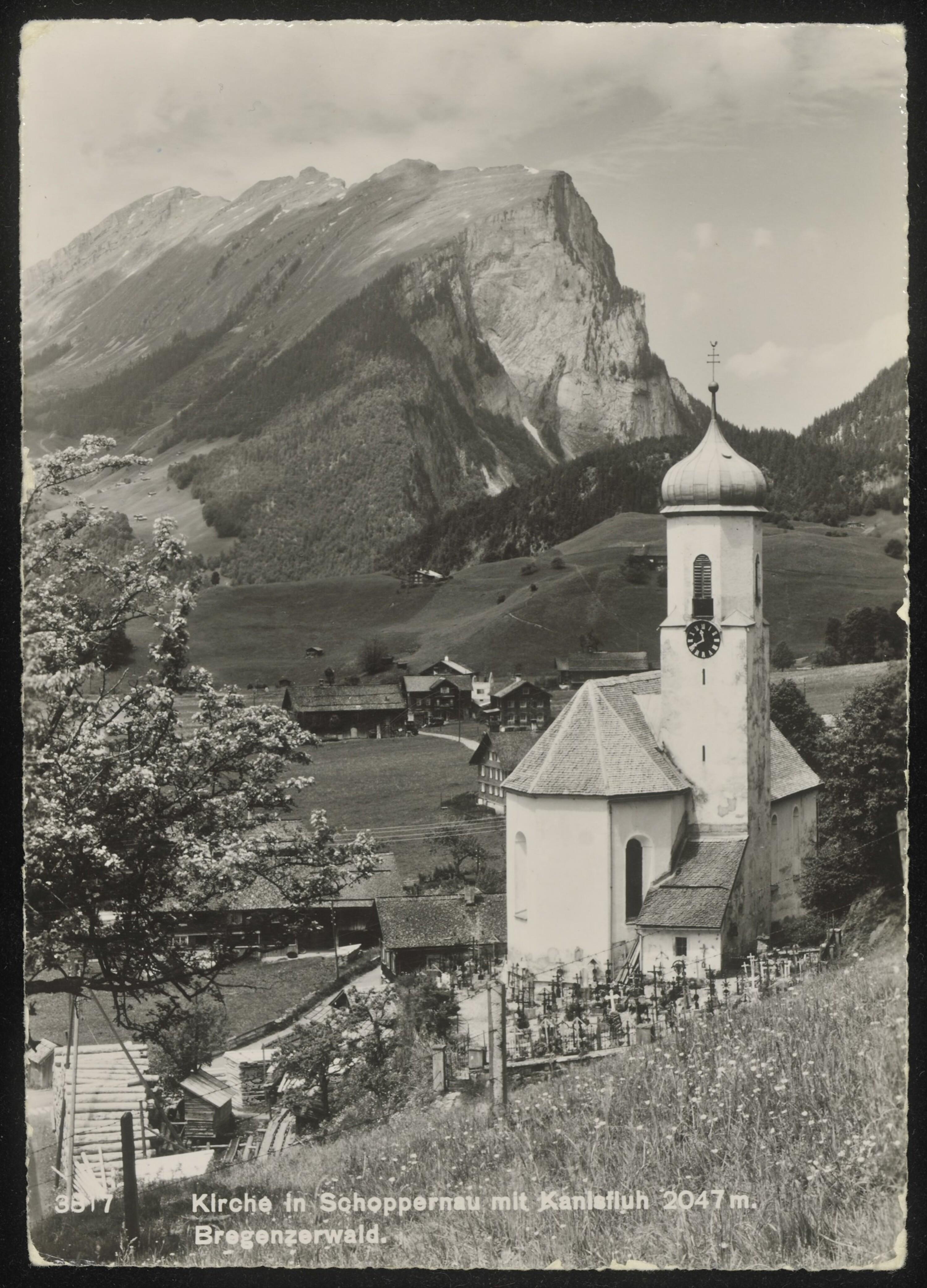 Kirche in Schoppernau mit Kanisfluh 2047 m. Bregenzerwald></div>


    <hr>
    <div class=