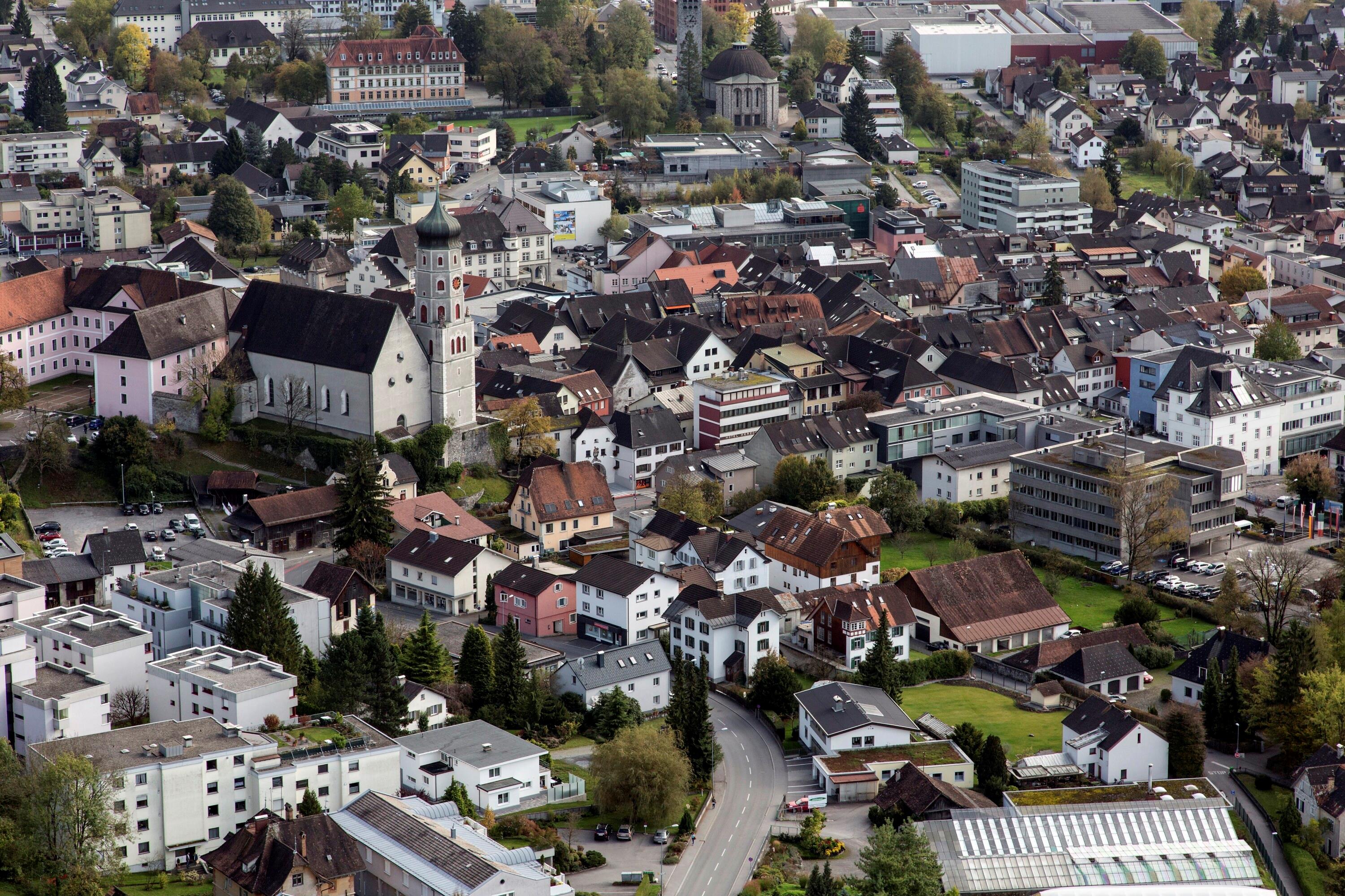 [Bludenz - Innenstadt, Kirche St. Laurentius]></div>


    <hr>
    <div class=