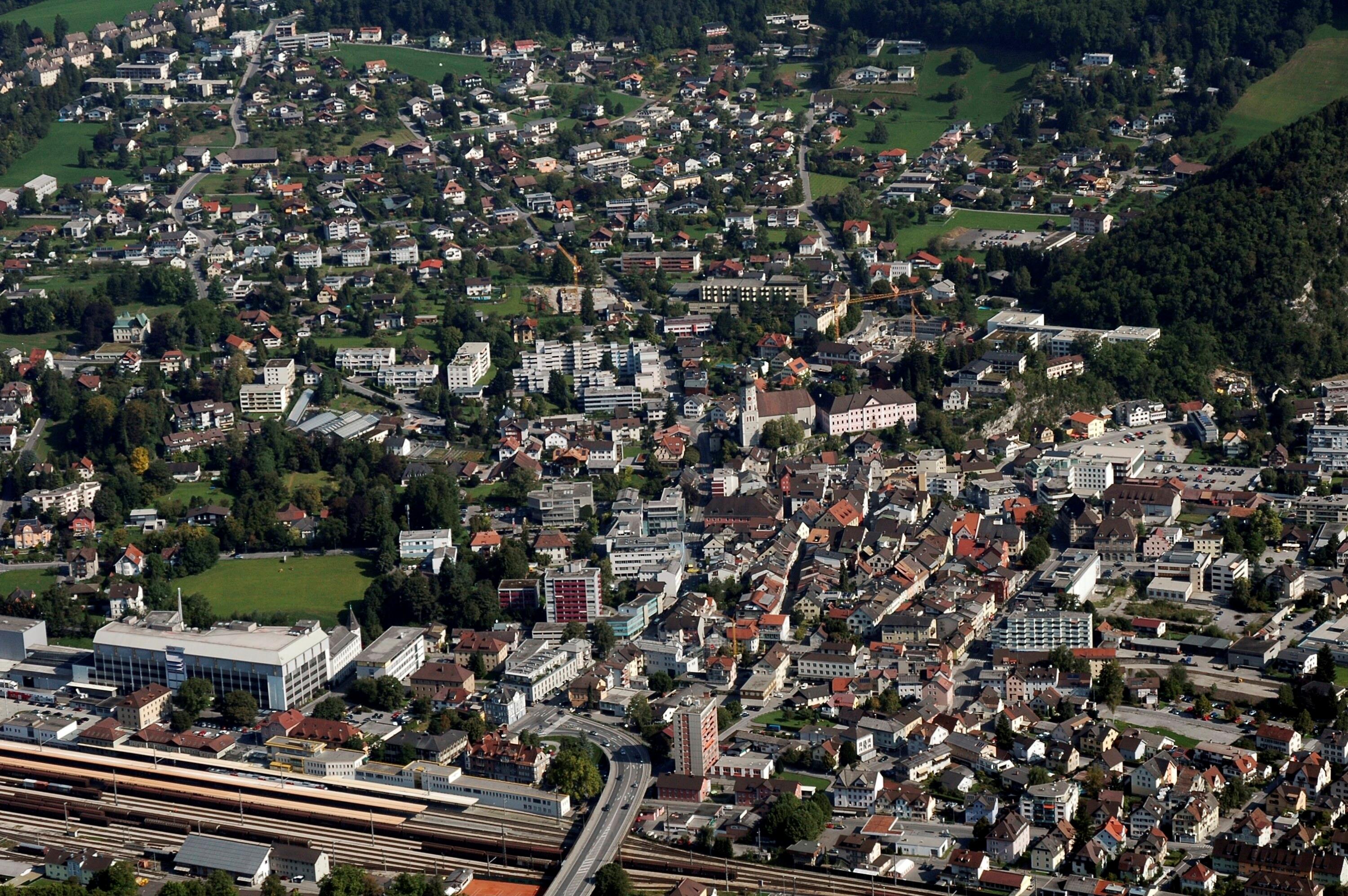 [Bludenz - Innenstadt, Obdorf, Oberfeld]></div>


    <hr>
    <div class=