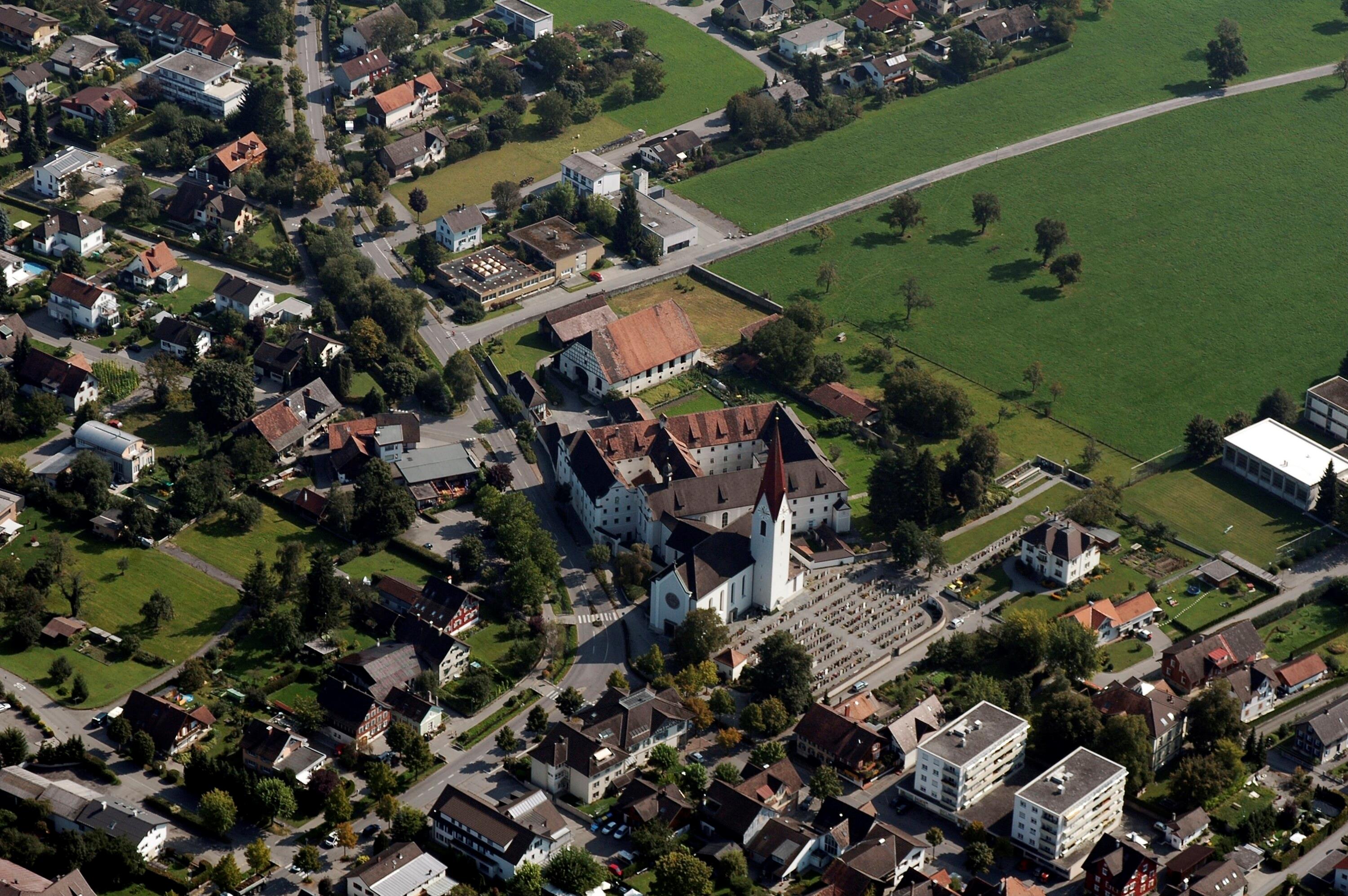 [Feldkirch-Altenstadt, Dominikanerinnenkloster]></div>


    <hr>
    <div class=