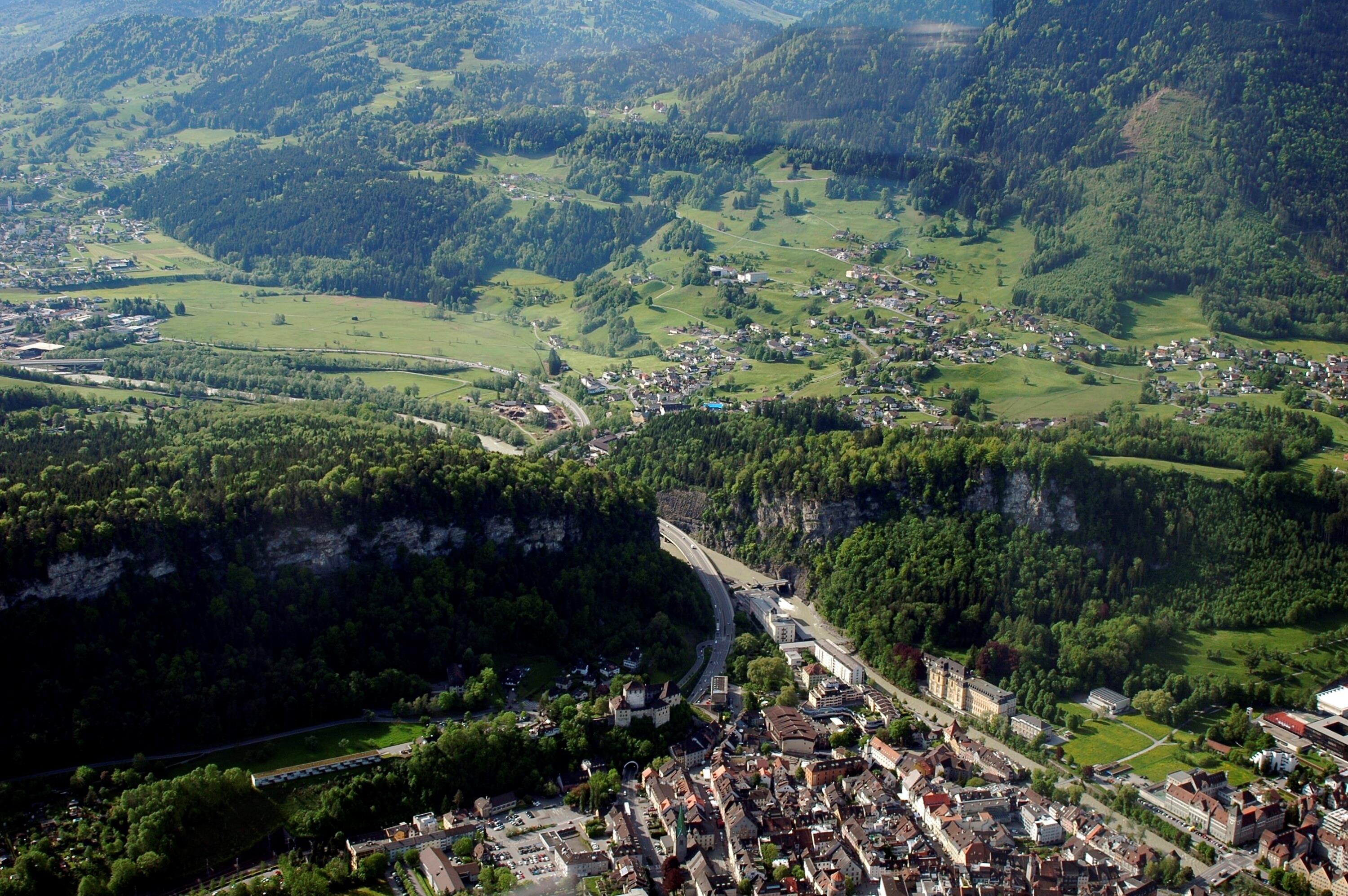 [Feldkirch-Stadt, Felsenau]></div>


    <hr>
    <div class=