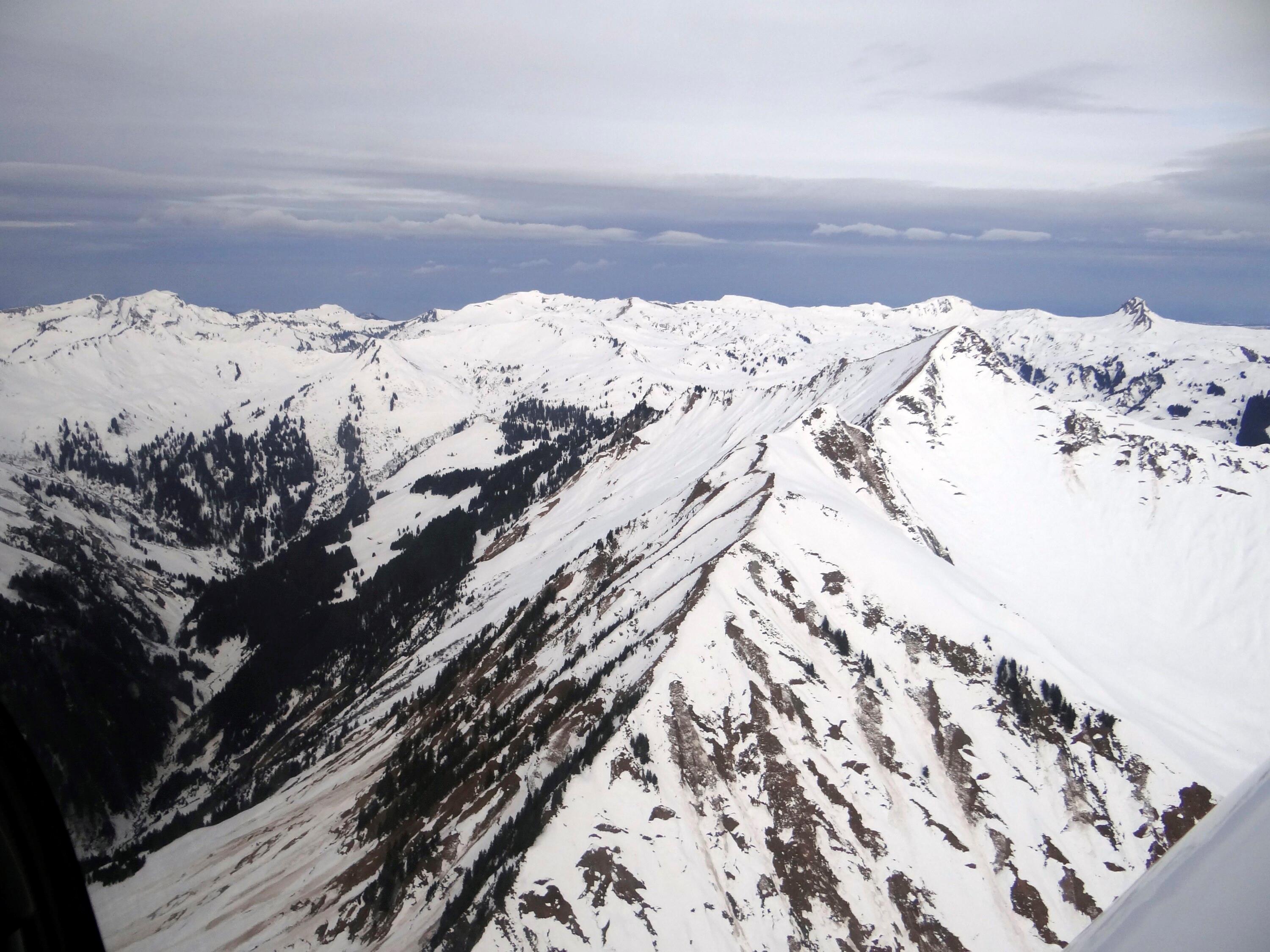 [Fontanella - Winter, Ladritschtobel, Türtschhorn, Glatthorn, Damülser Mittagspitze]></div>


    <hr>
    <div class=