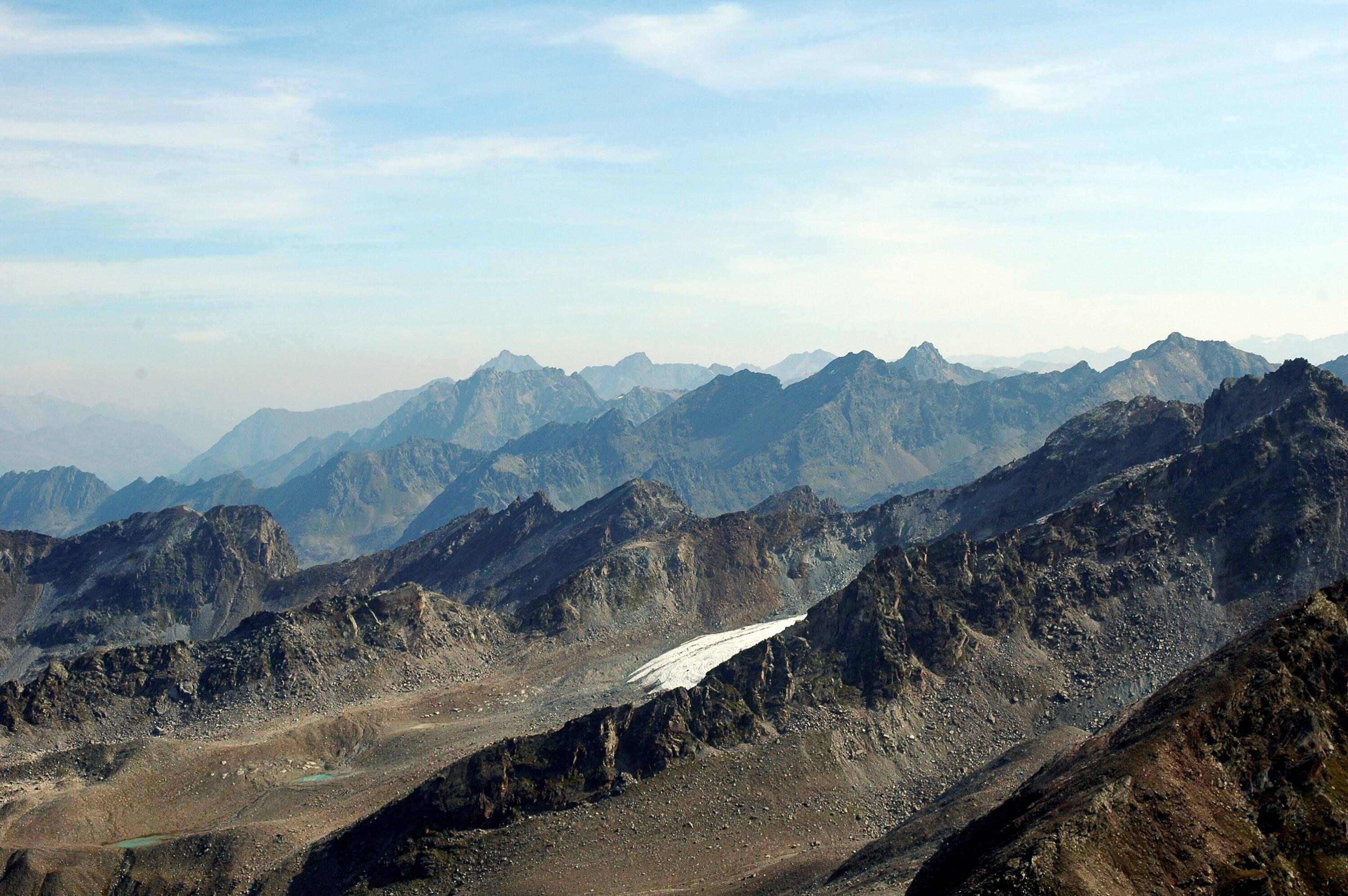 [Galtür - Getschnerspitze, Hennebergferner]></div>


    <hr>
    <div class=