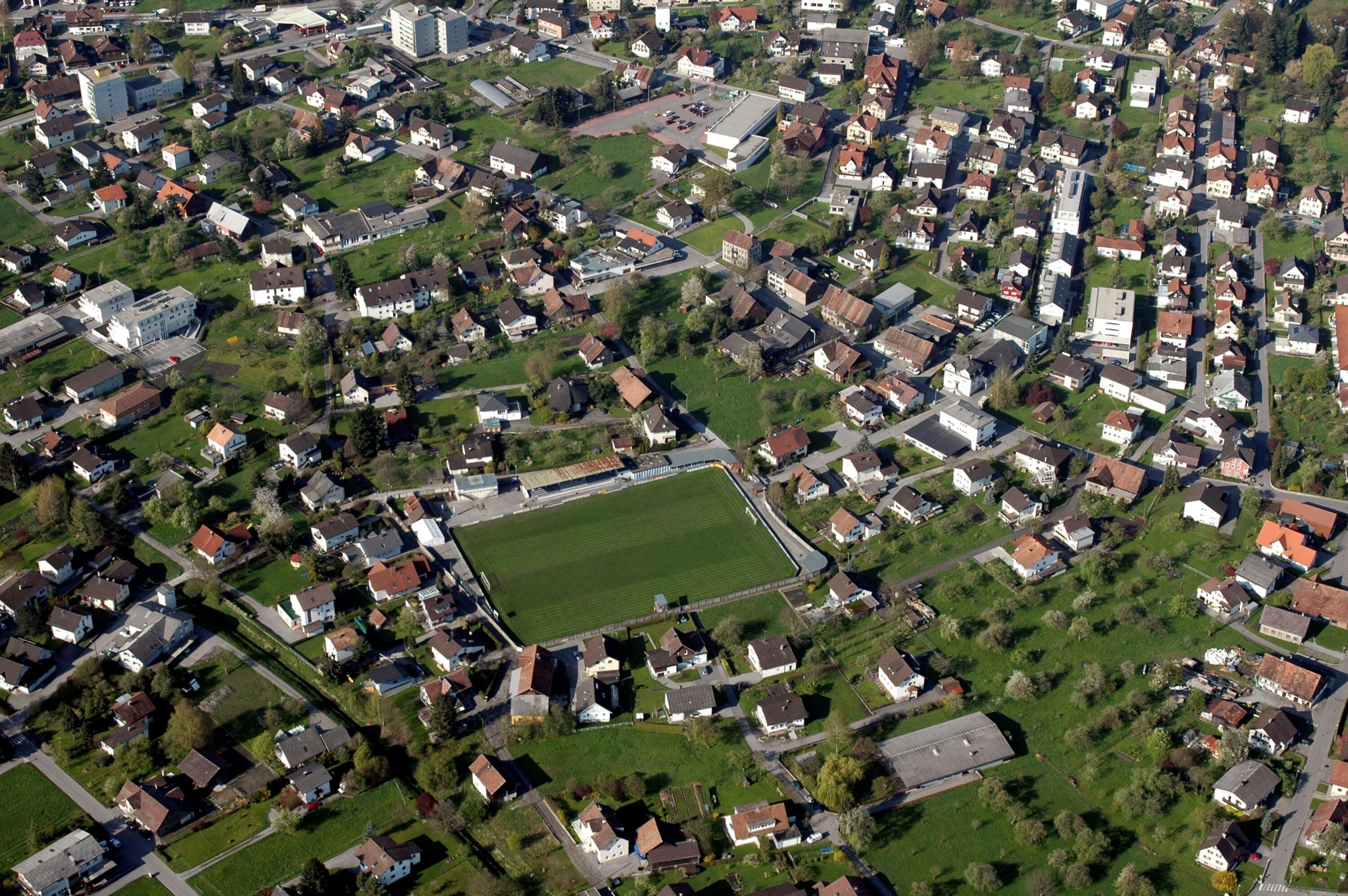 [Lustenau - Stadion an der Holzstraße]></div>


    <hr>
    <div class=