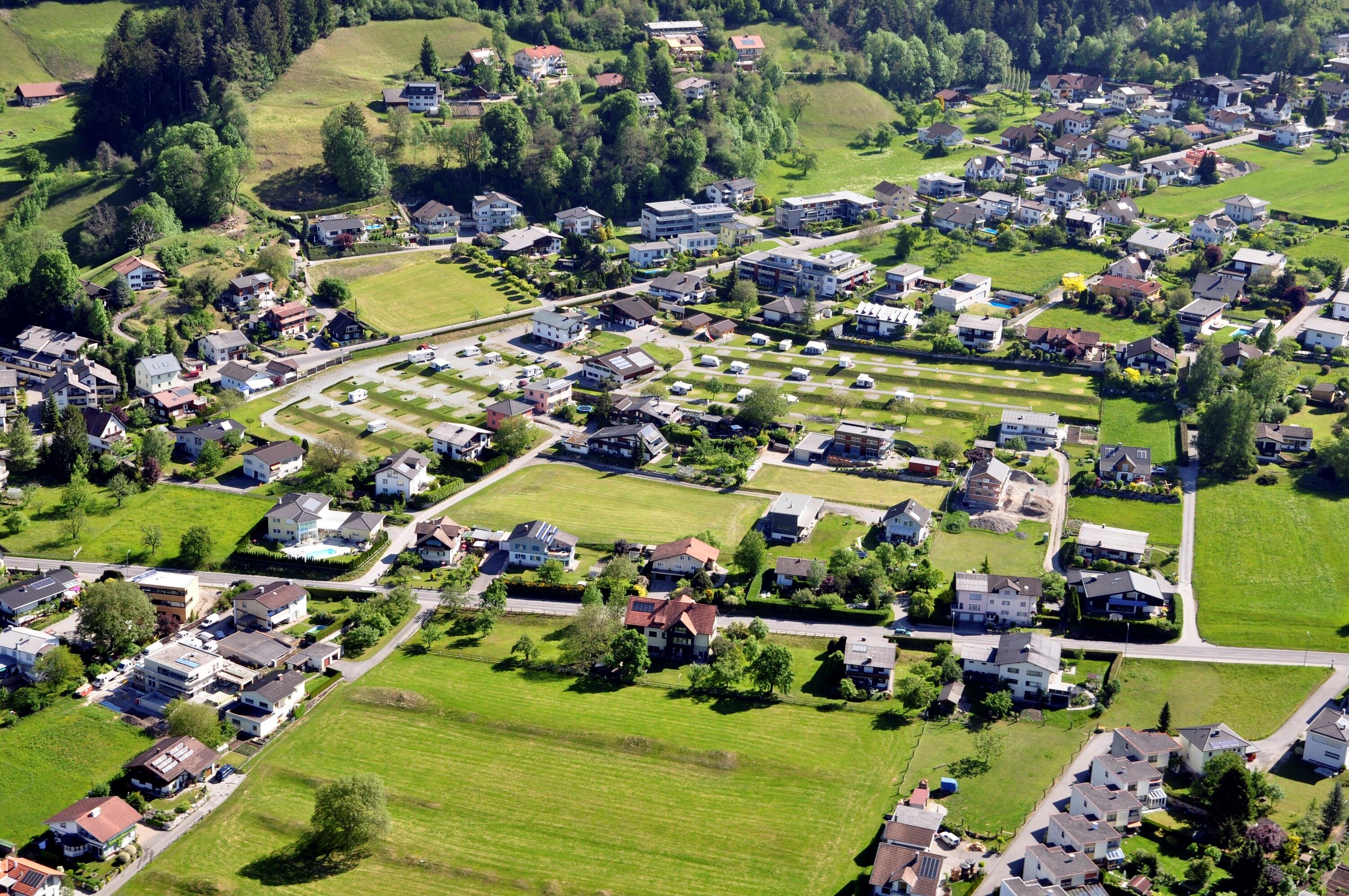 [Nüziders - Camping Sonnenberg]></div>


    <hr>
    <div class=