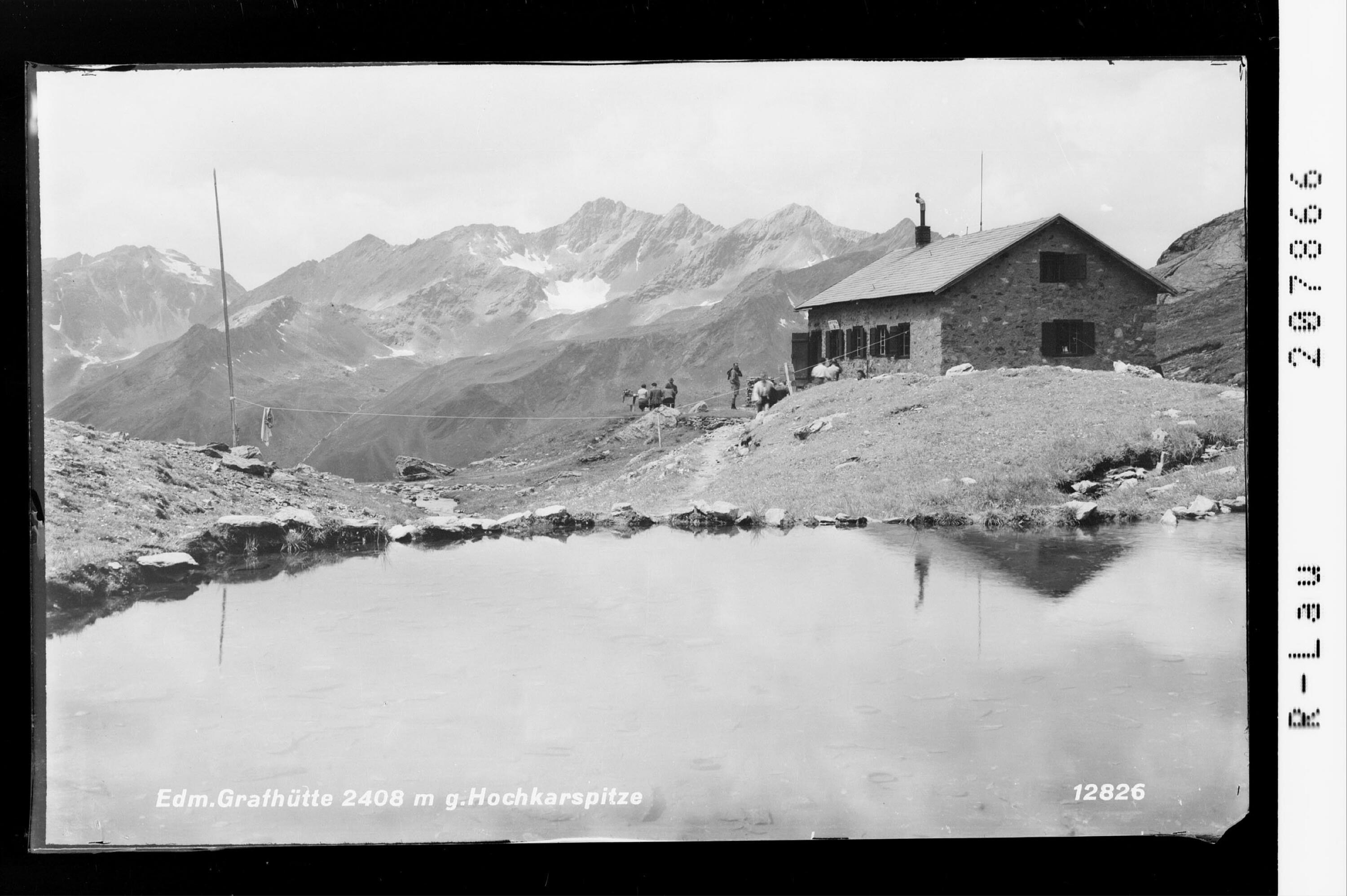 Edmund Grafhütte 2408 m gegen Hochkarspitze></div>


    <hr>
    <div class=