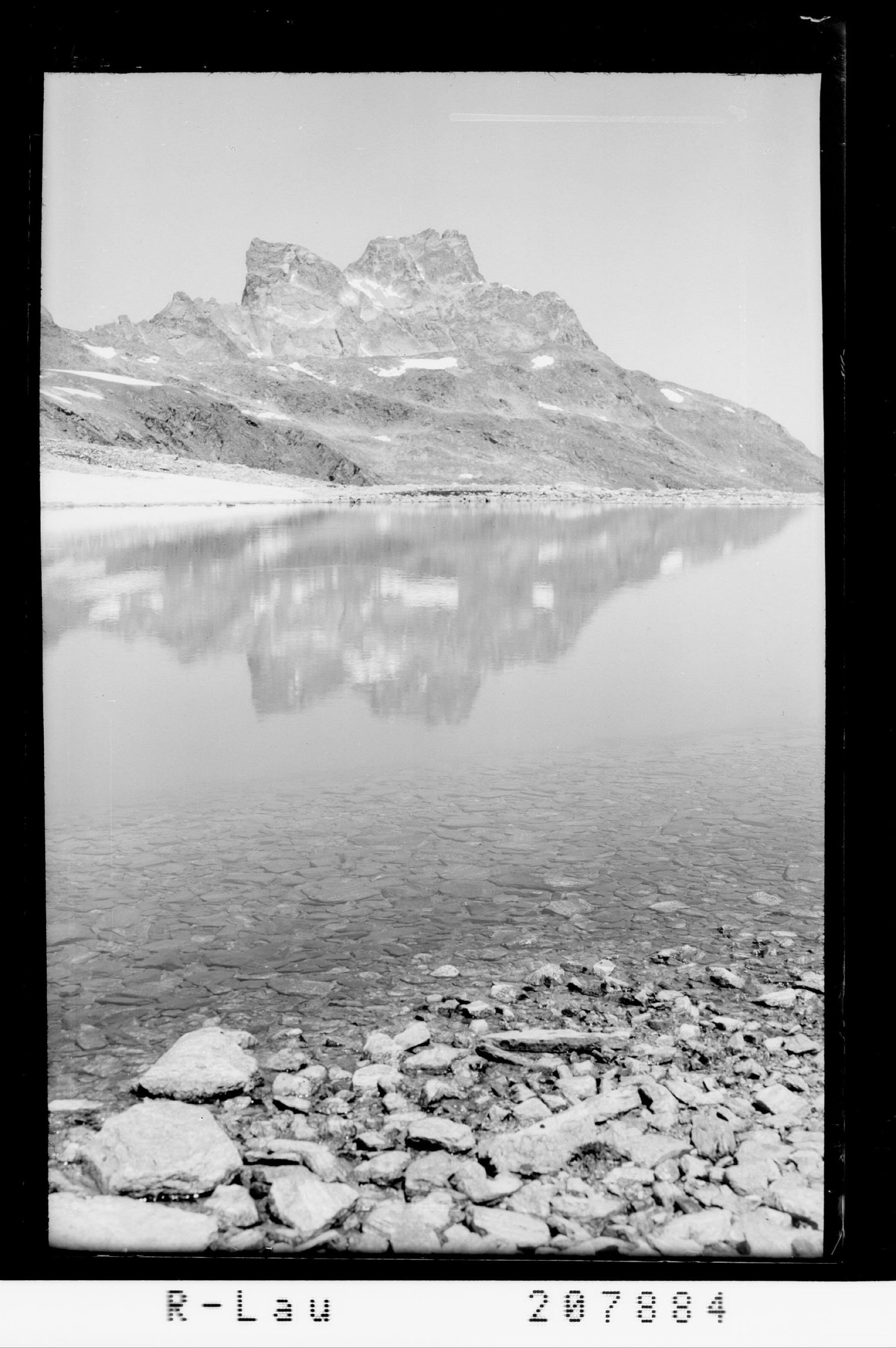 [Blick vom Schottensee im Fasultal zum Patteriol]></div>


    <hr>
    <div class=