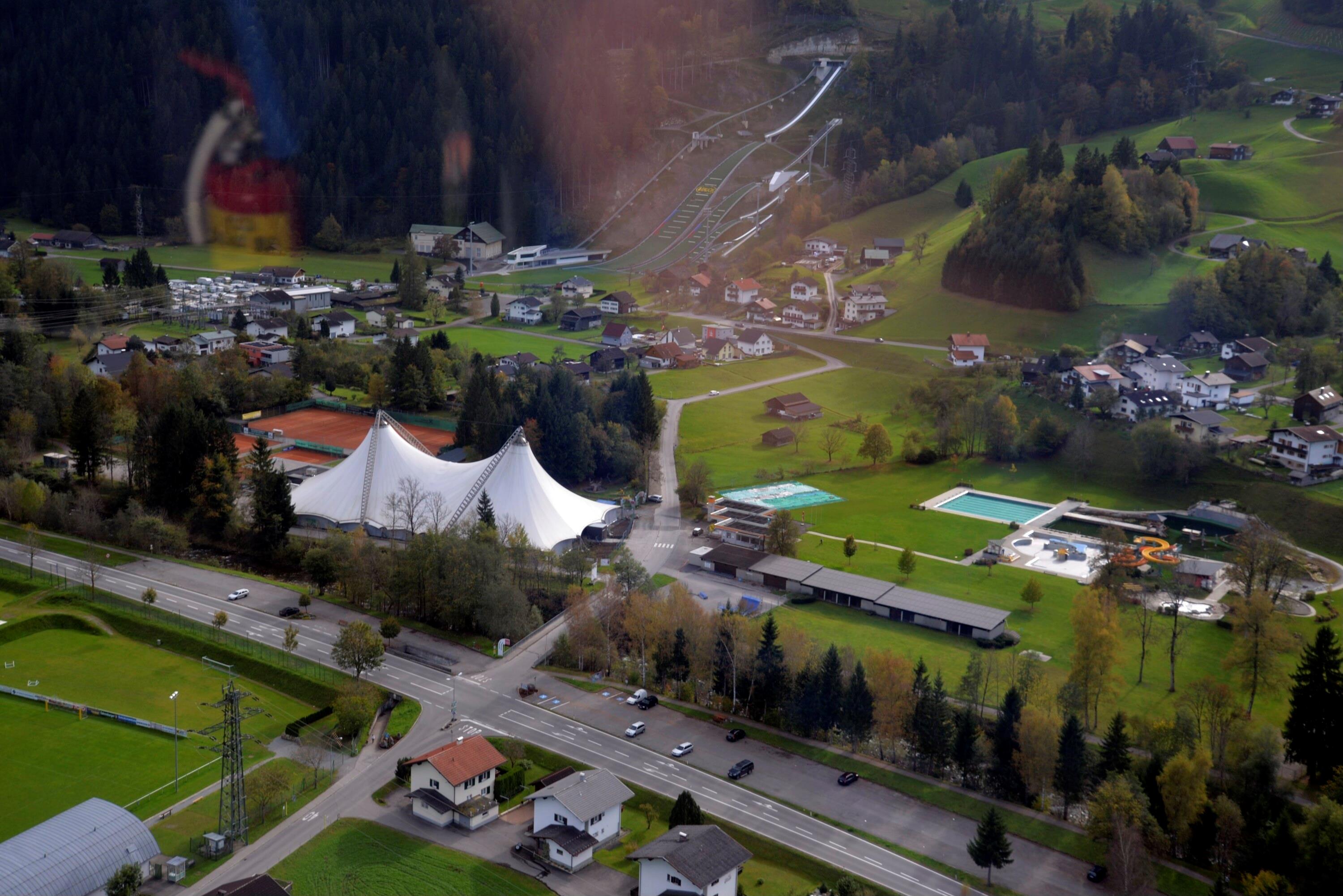[Tschagguns - Alpenbad Montafon, Aktivpark Montafon, Montafoner Schanzenzentrum]></div>


    <hr>
    <div class=