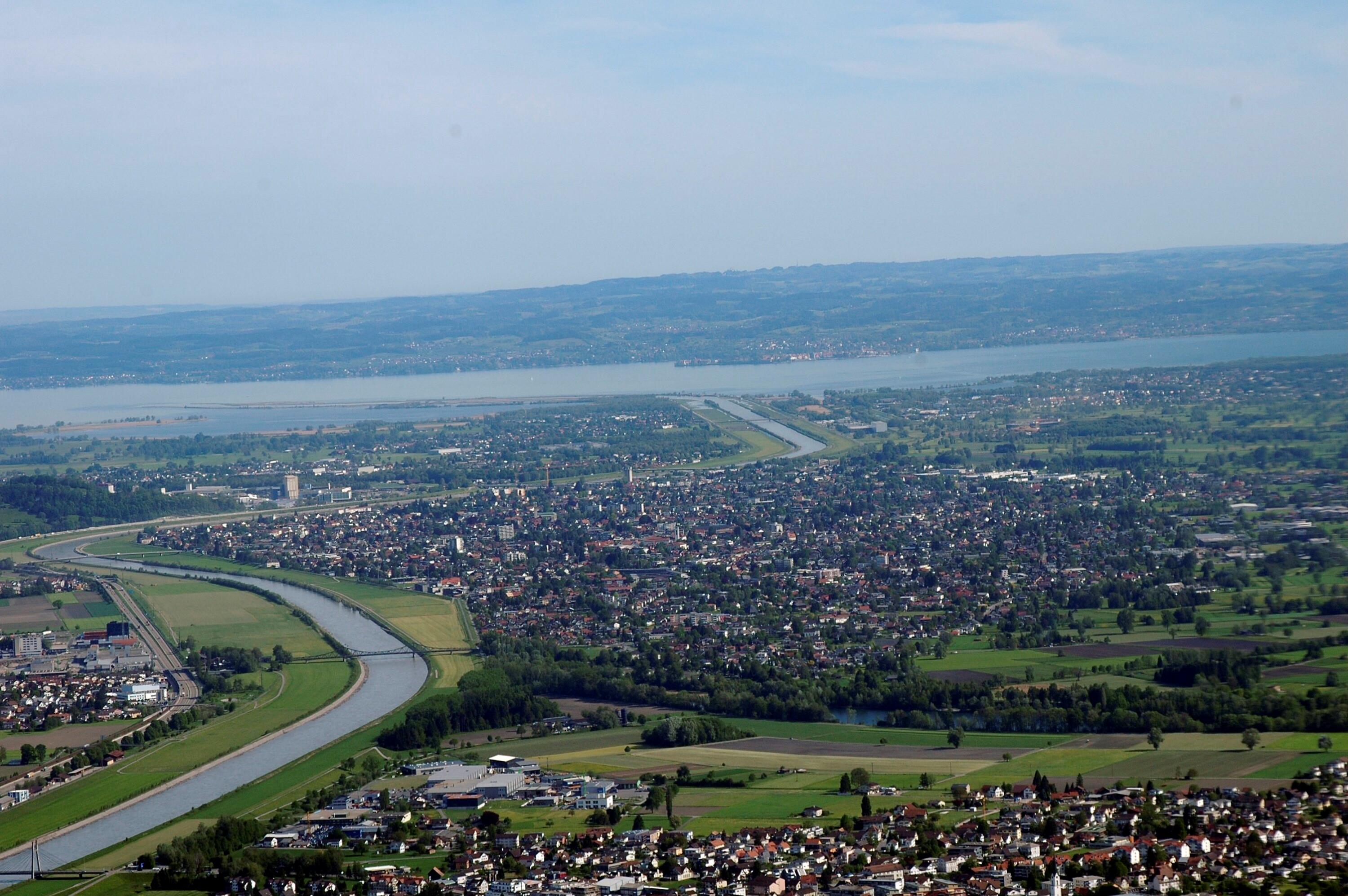 [Lustenau - Rhein]></div>


    <hr>
    <div class=