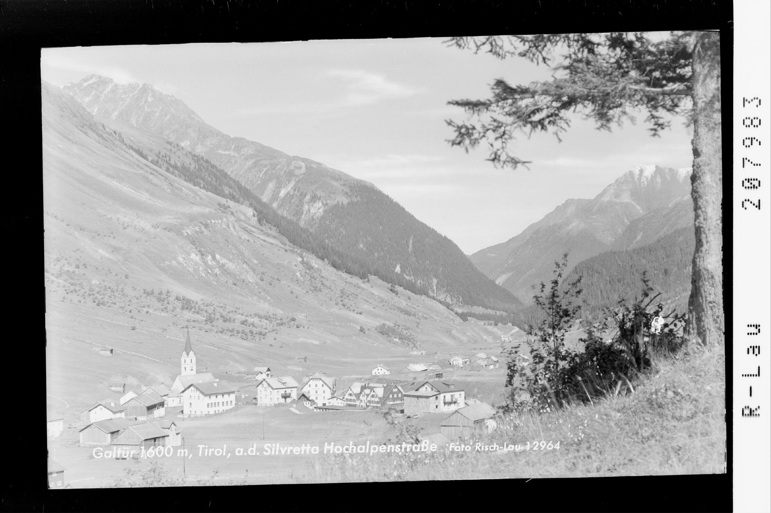 Galtür 1600 m in Tirol an der Silvretta Hochalpenstrasse></div>


    <hr>
    <div class=