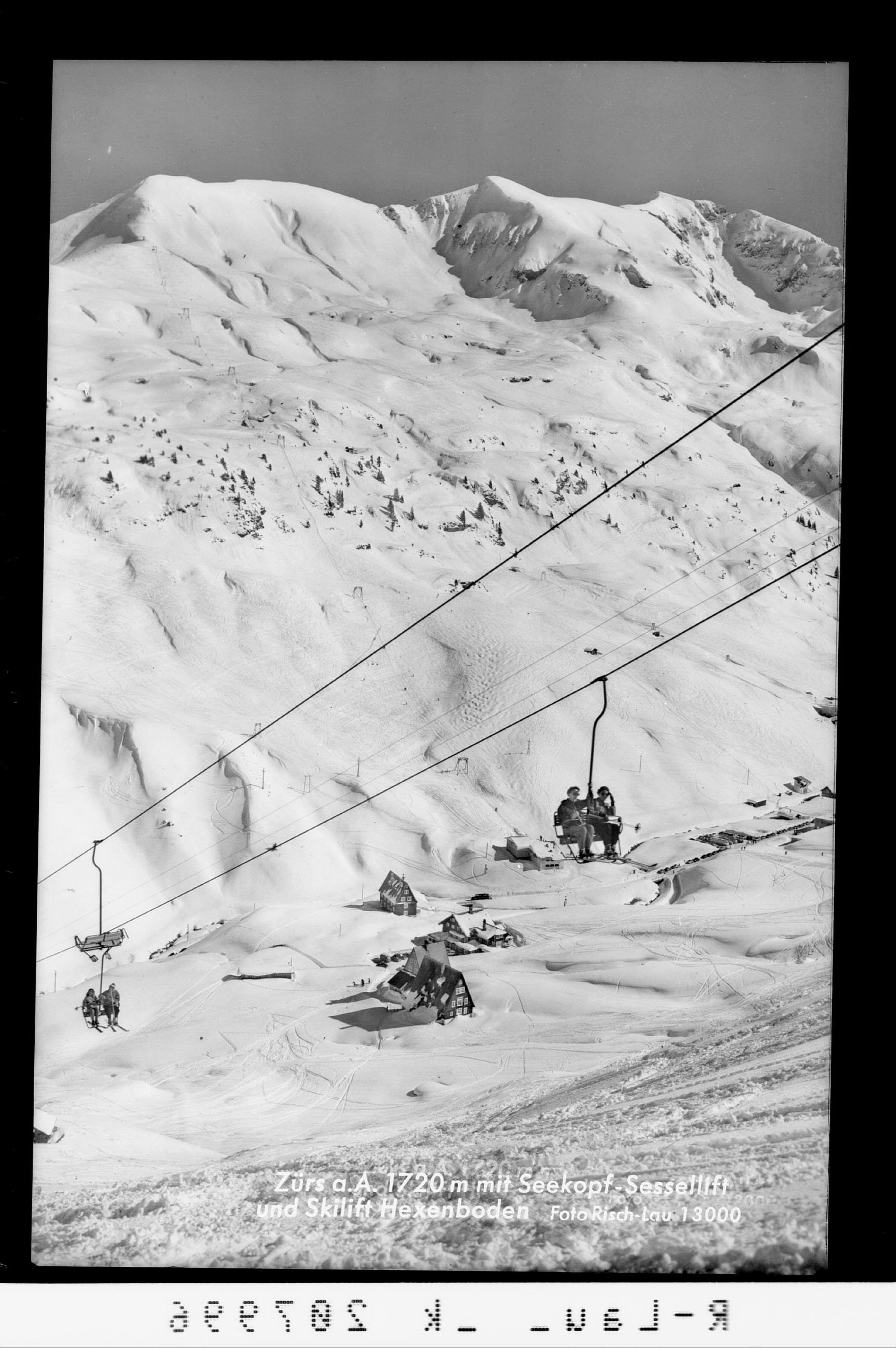Zürs am Arlberg 1720 m mit Seekopf Sessellift und Skilift Hexenboden></div>


    <hr>
    <div class=