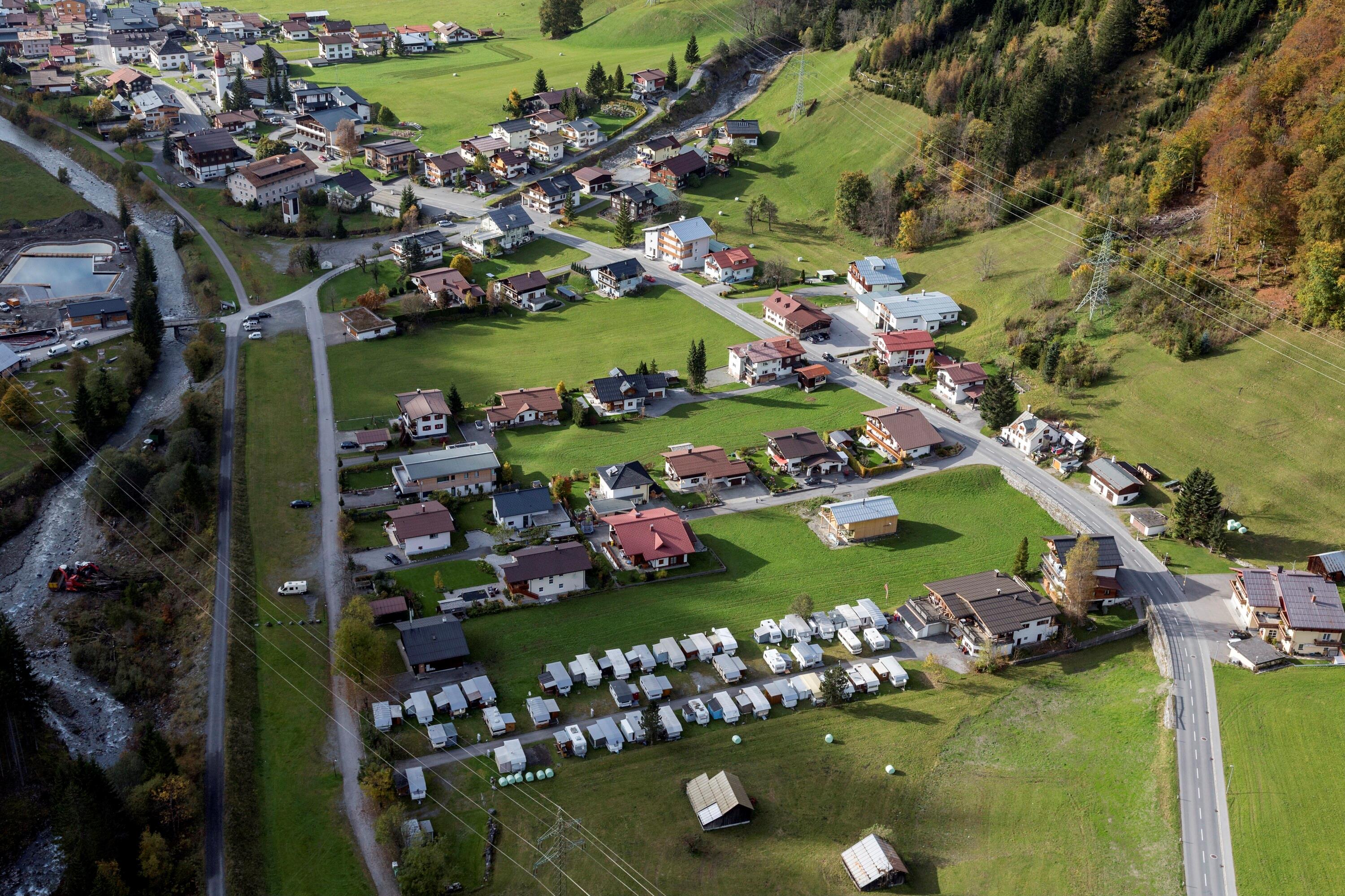 [Klösterle - Alpen Camping]></div>


    <hr>
    <div class=