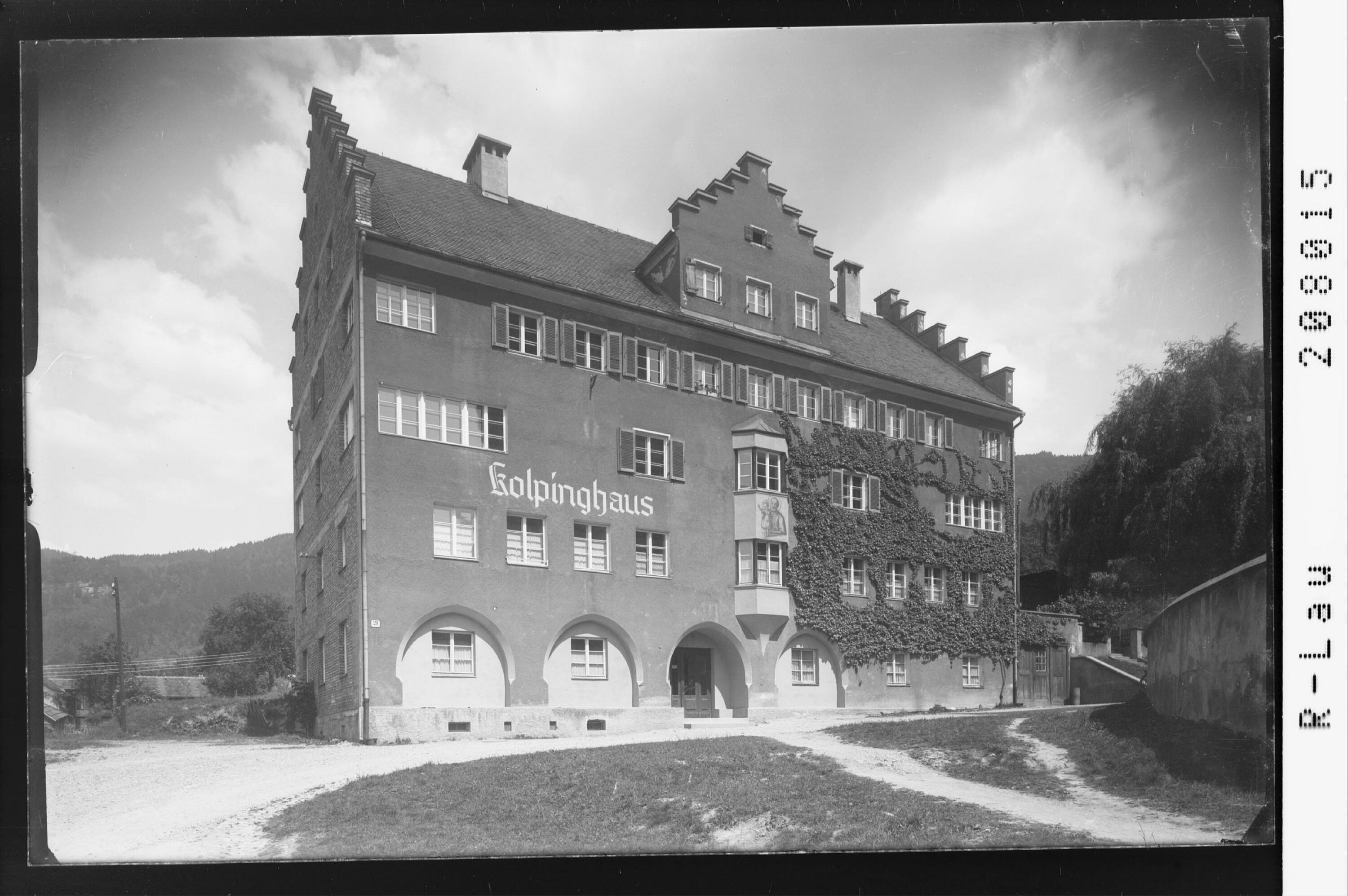 [Kolpinghaus in Bregenz]></div>


    <hr>
    <div class=