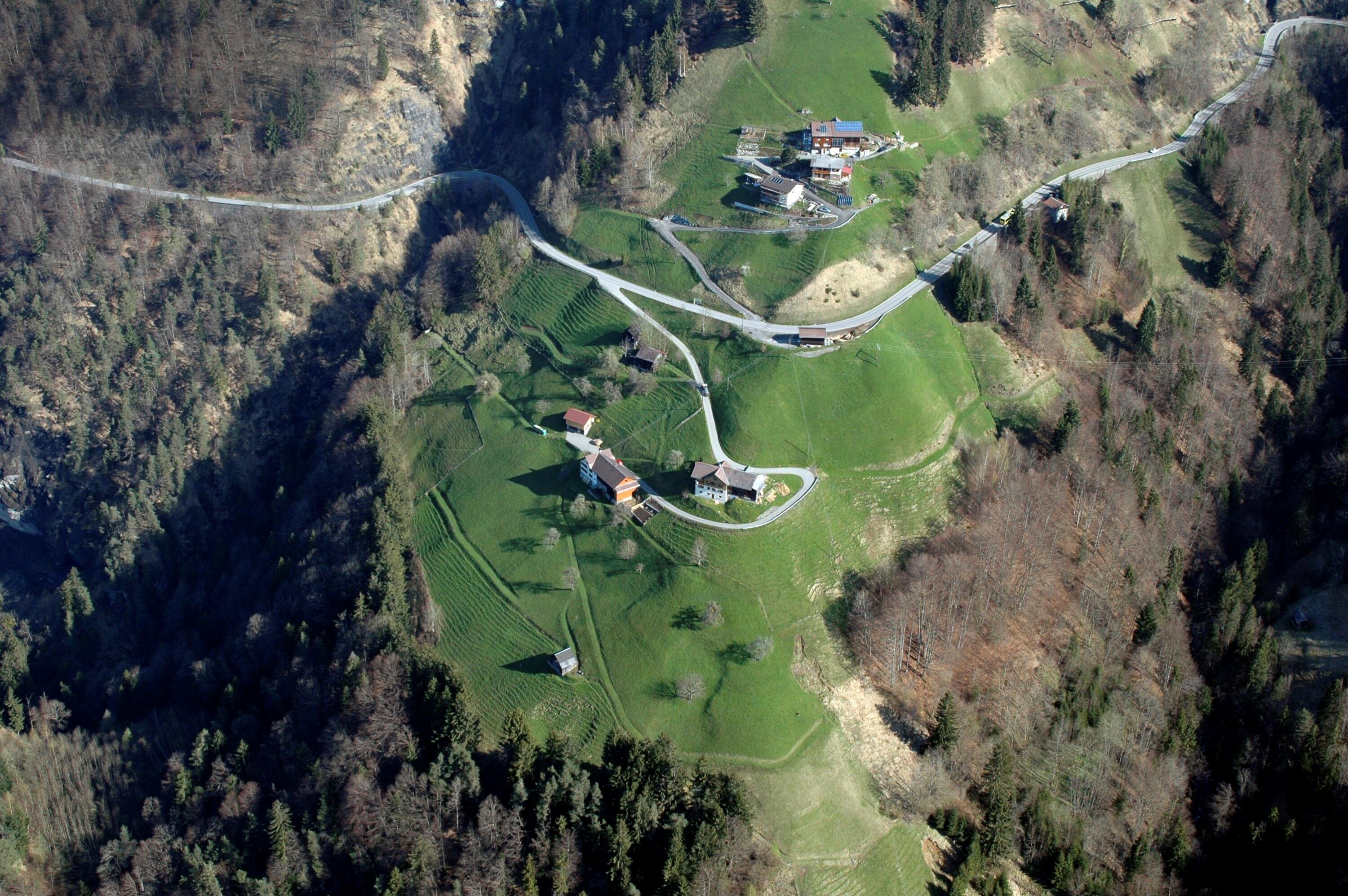 [Zwischenwasser - Wengen]></div>


    <hr>
    <div class=