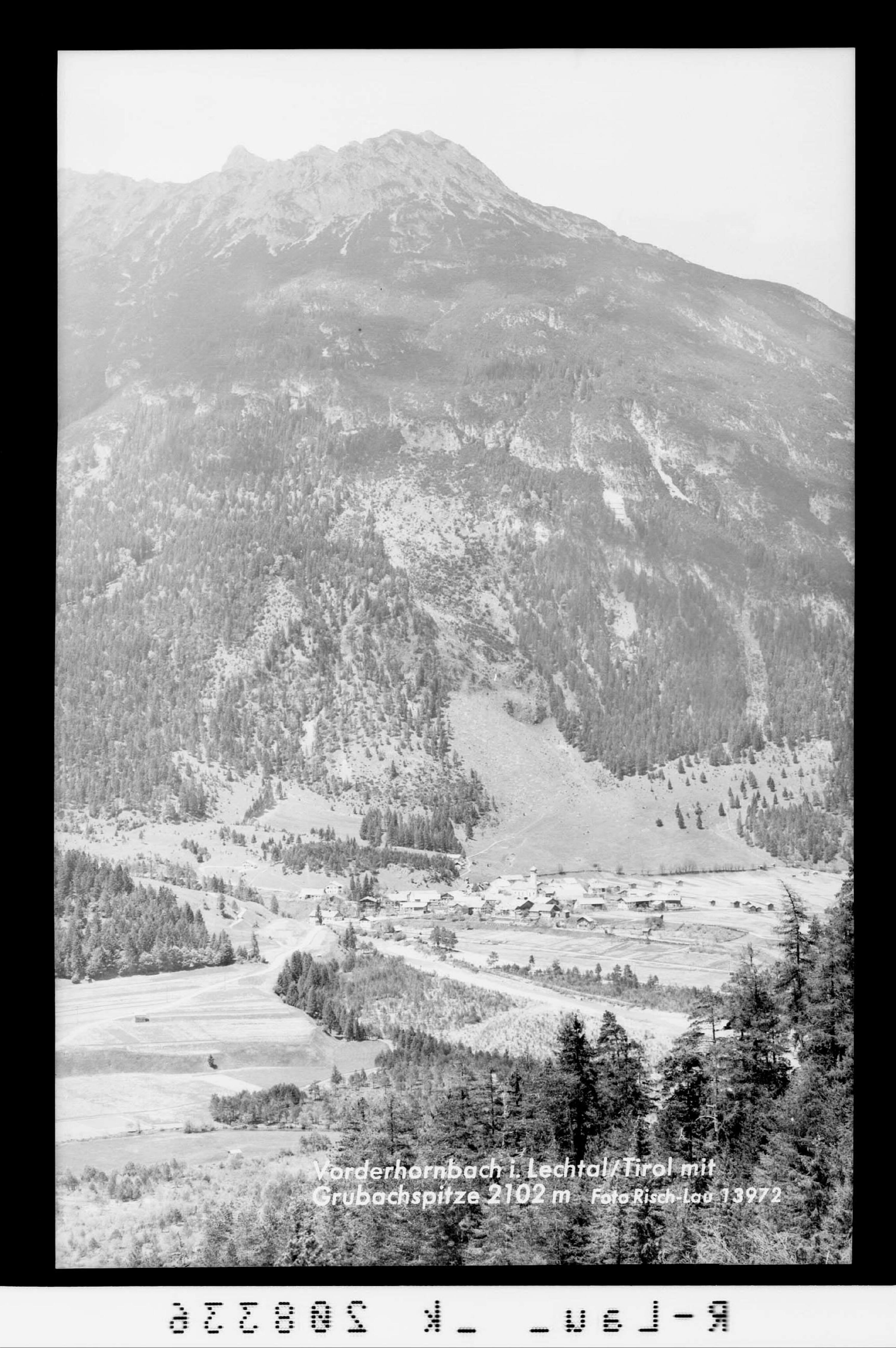 Vorderhornbach im Lechtal / Tirol mit Grubachspitze 2102 m></div>


    <hr>
    <div class=