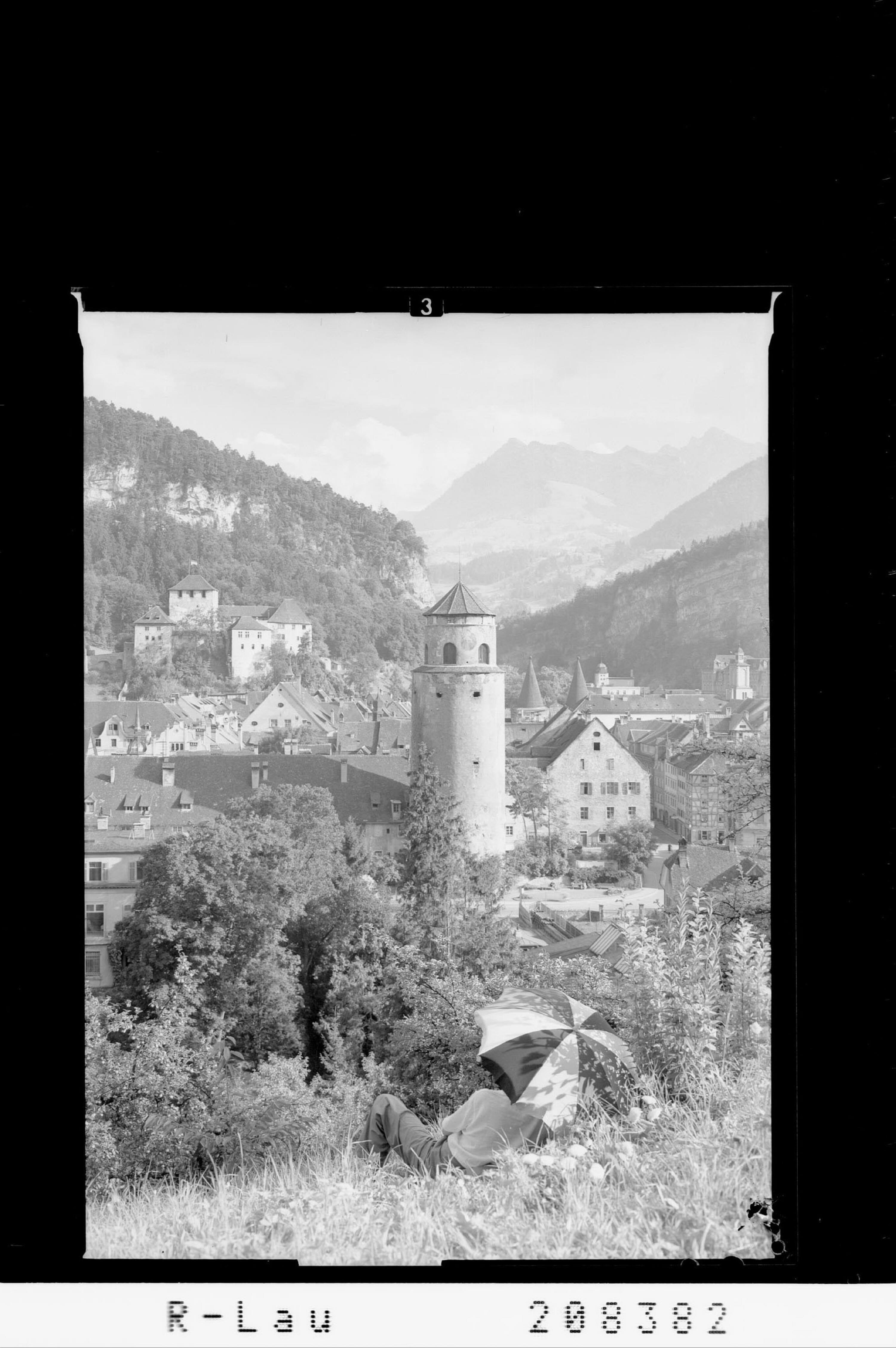 [Blick vom Ardetzenberg auf Feldkirch und die Gurtisspitze]></div>


    <hr>
    <div class=