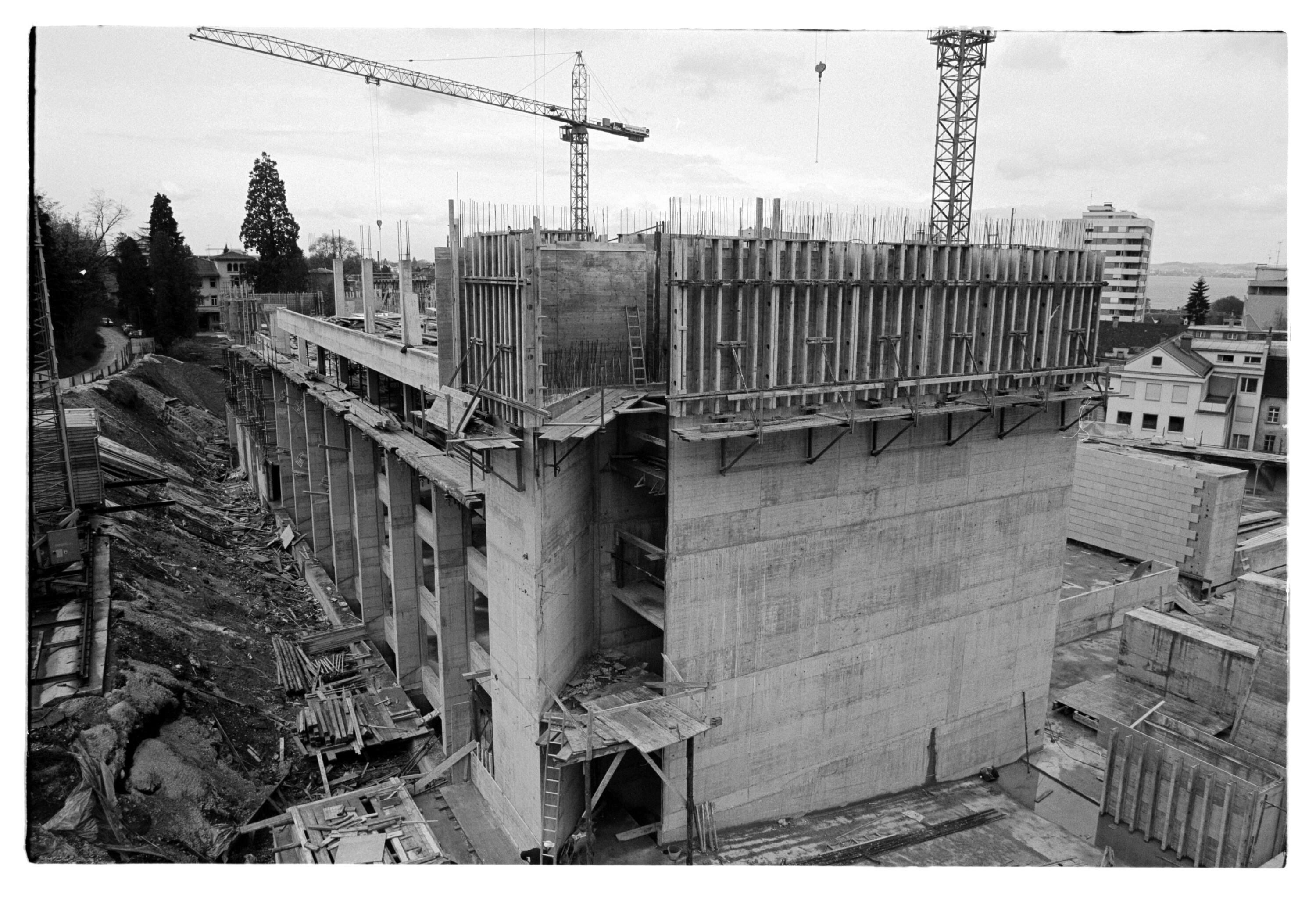 Landhaus - Baustelle></div>


    <hr>
    <div class=