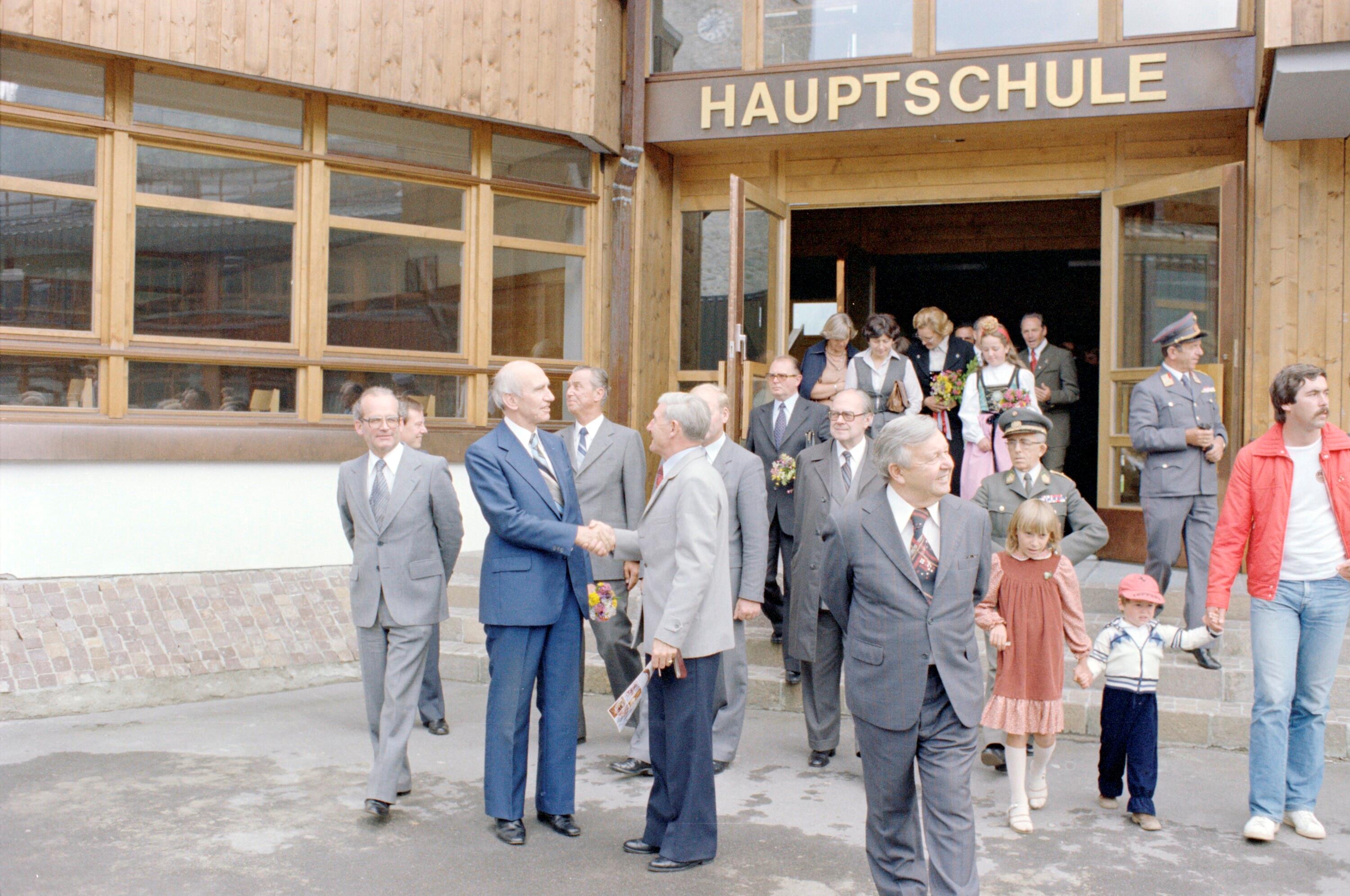 Kirchschläger, Besuch Lech und Zug am Arlberg></div>


    <hr>
    <div class=