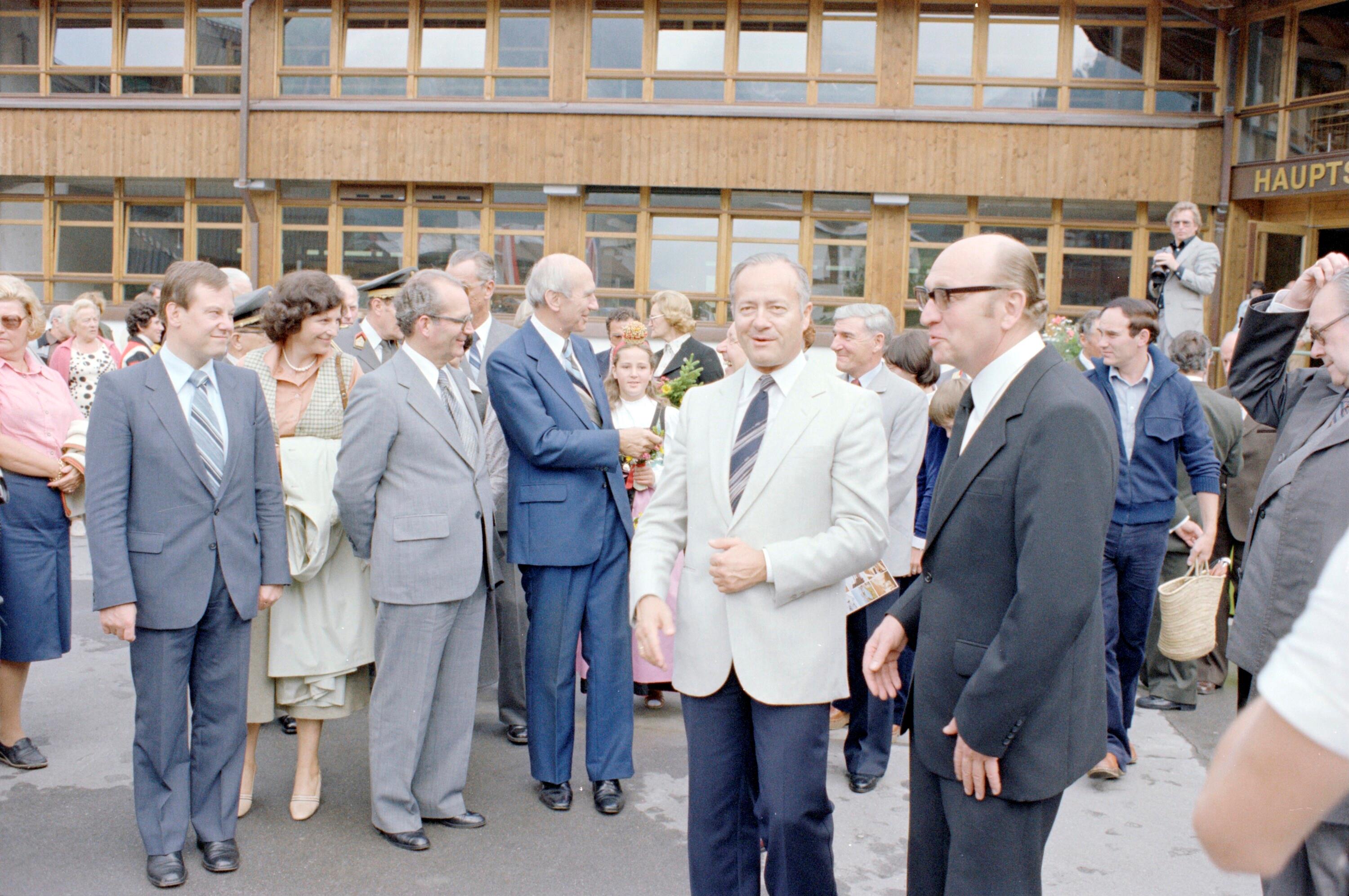 Kirchschläger, Besuch Lech und Zug am Arlberg></div>


    <hr>
    <div class=