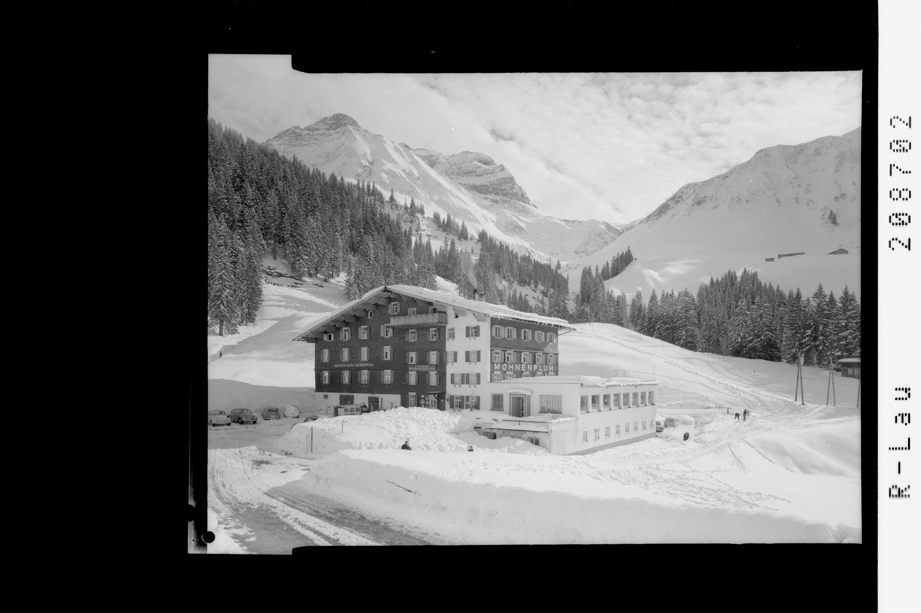 Schröcken im Bregenzerwald, Hotel Mohnenfluh mit Übungshang und Mohnenfluh></div>


    <hr>
    <div class=