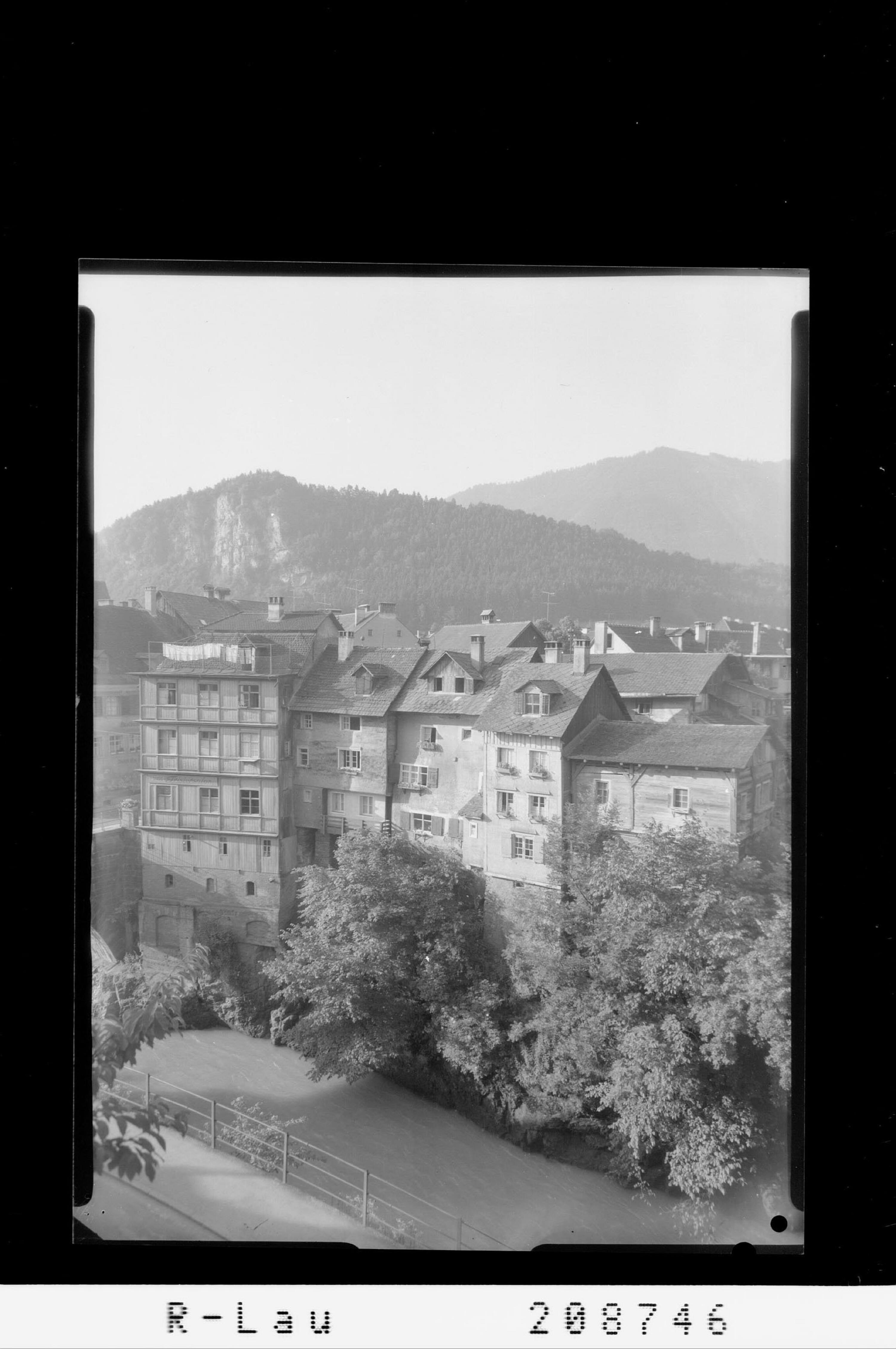 Feldkirch, alte Häuser an der Ill mit Stadtschrofen und Vorderälpele></div>


    <hr>
    <div class=