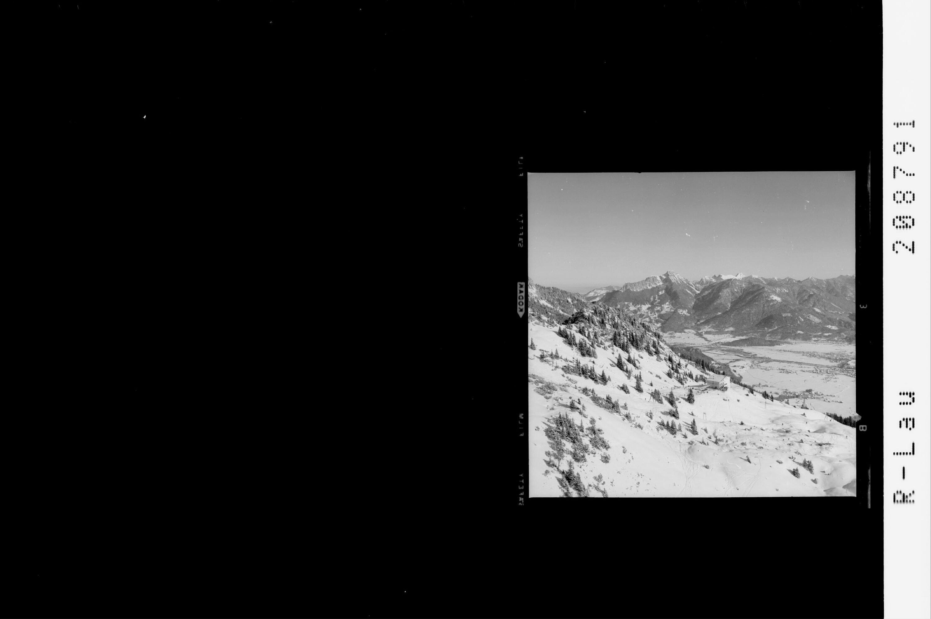 [Skigebiet Höfener Alpe gegen Reutte mit Blick zum Säuling, zur Hochplatte und zu den Geierköpfen]></div>


    <hr>
    <div class=