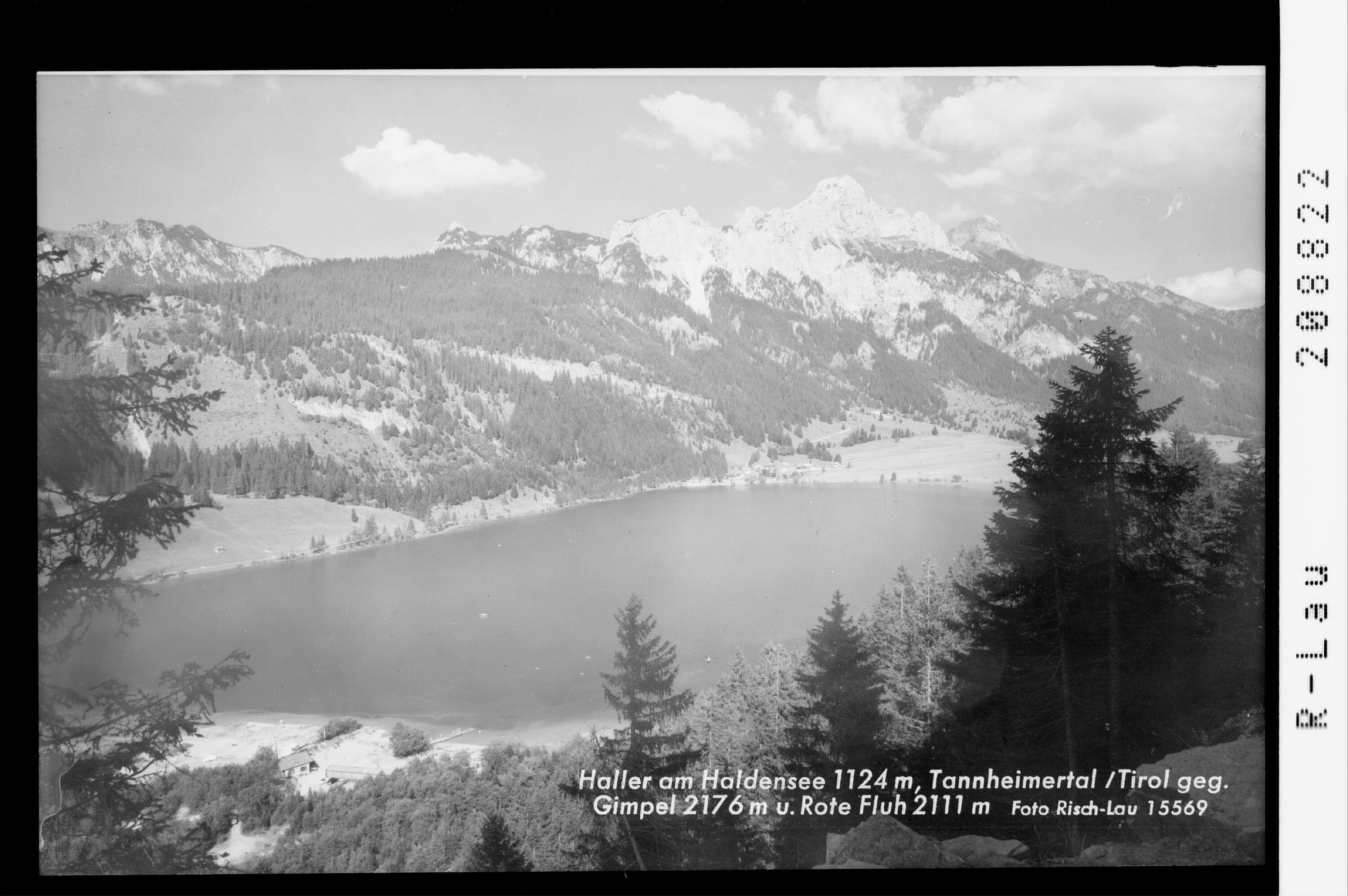 Haller am Haldensee 1124 m, Tannheimertal / Tirol gegen Gimpel 2176 m und Rote Fluh 2111 m></div>


    <hr>
    <div class=