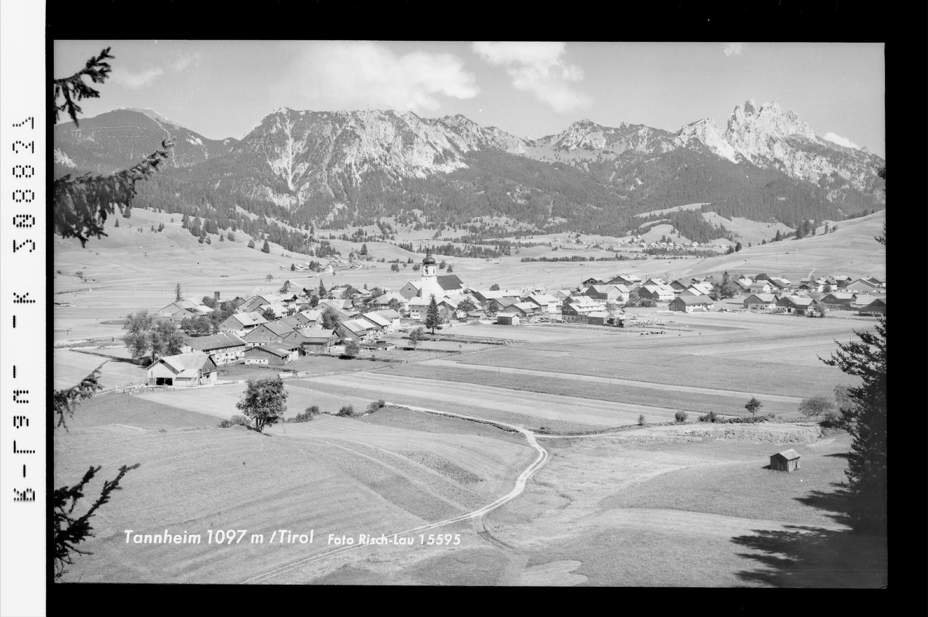 Tannheim 1097 m, Tirol></div>


    <hr>
    <div class=