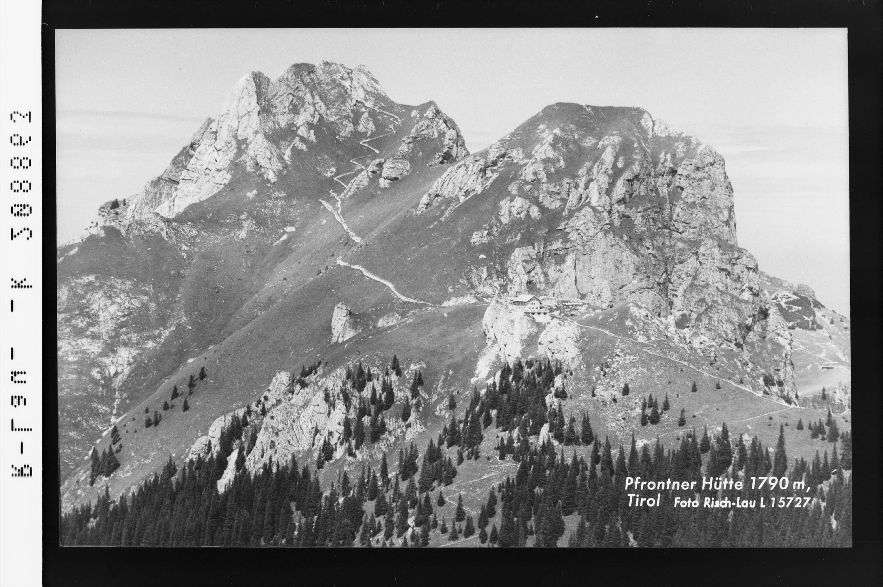 Pfrontner Hütte 1800 m gegen Aggenstein 1987 m, Tirol></div>


    <hr>
    <div class=