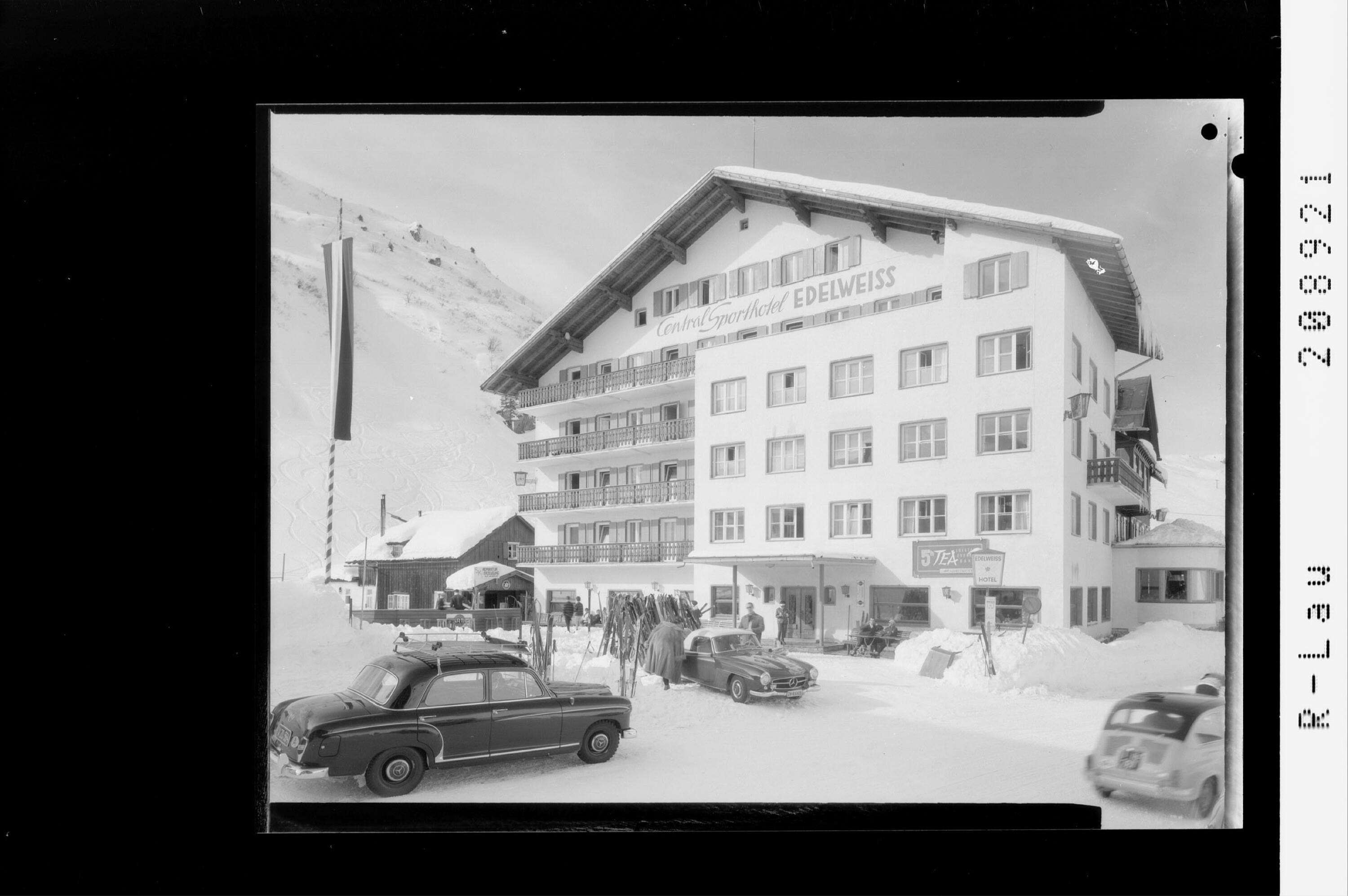 [Zürs am Arlberg, Hotel Edelweiss]></div>


    <hr>
    <div class=