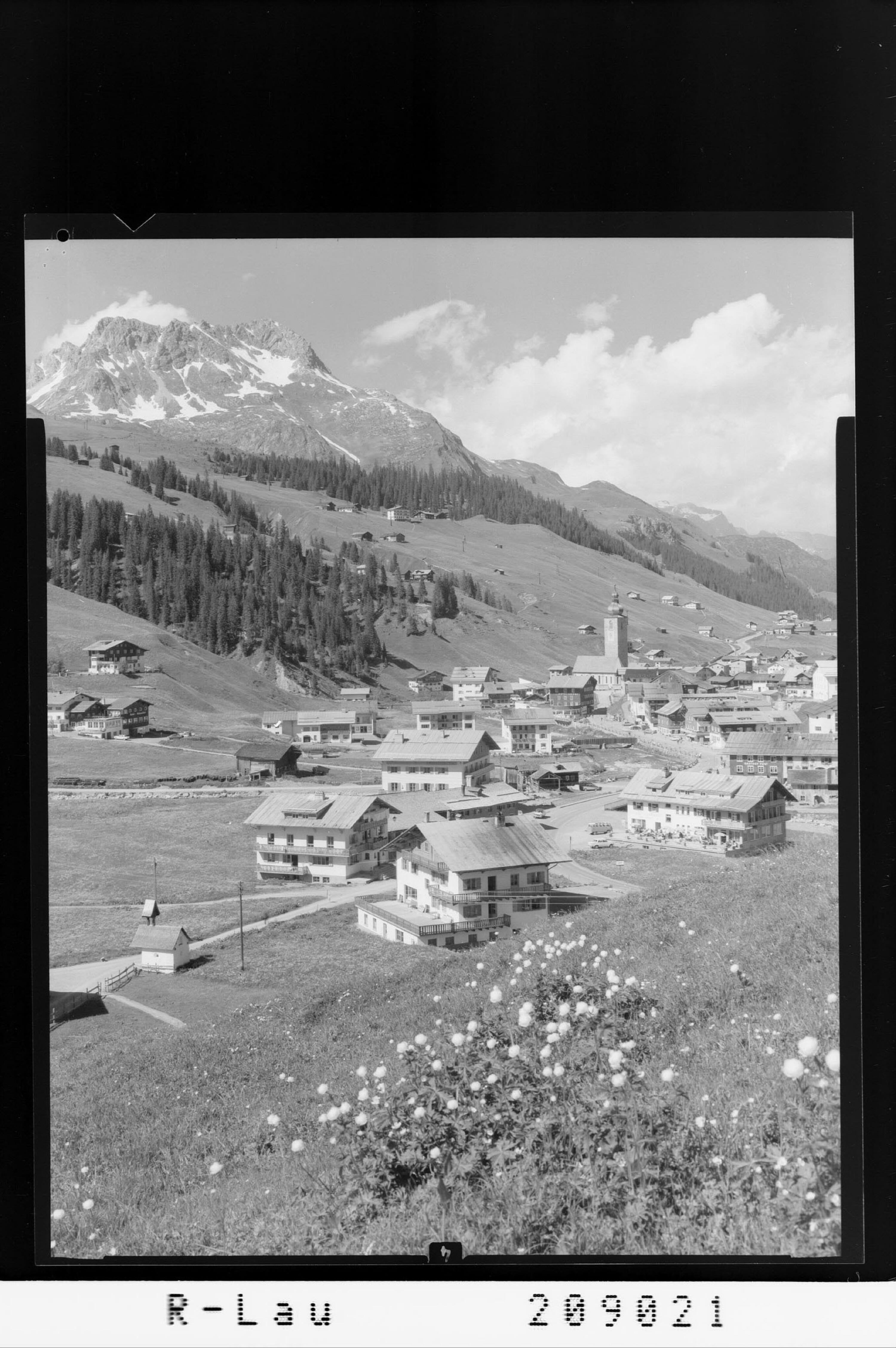Lech 1447 m am Arlberg mit Karhorn></div>


    <hr>
    <div class=
