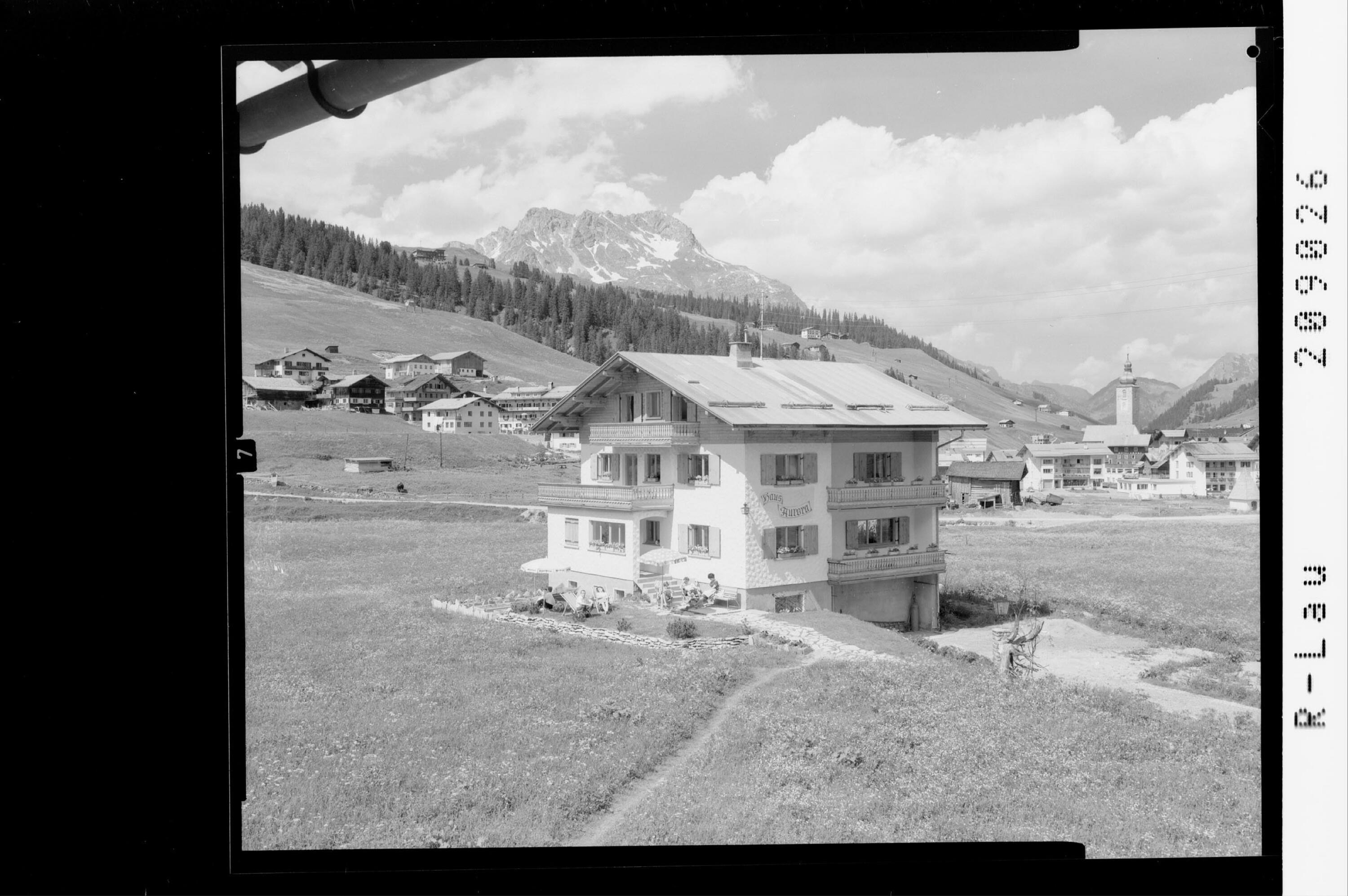 [Haus Aurora in Lech am Arlberg mit Karhorn]></div>


    <hr>
    <div class=