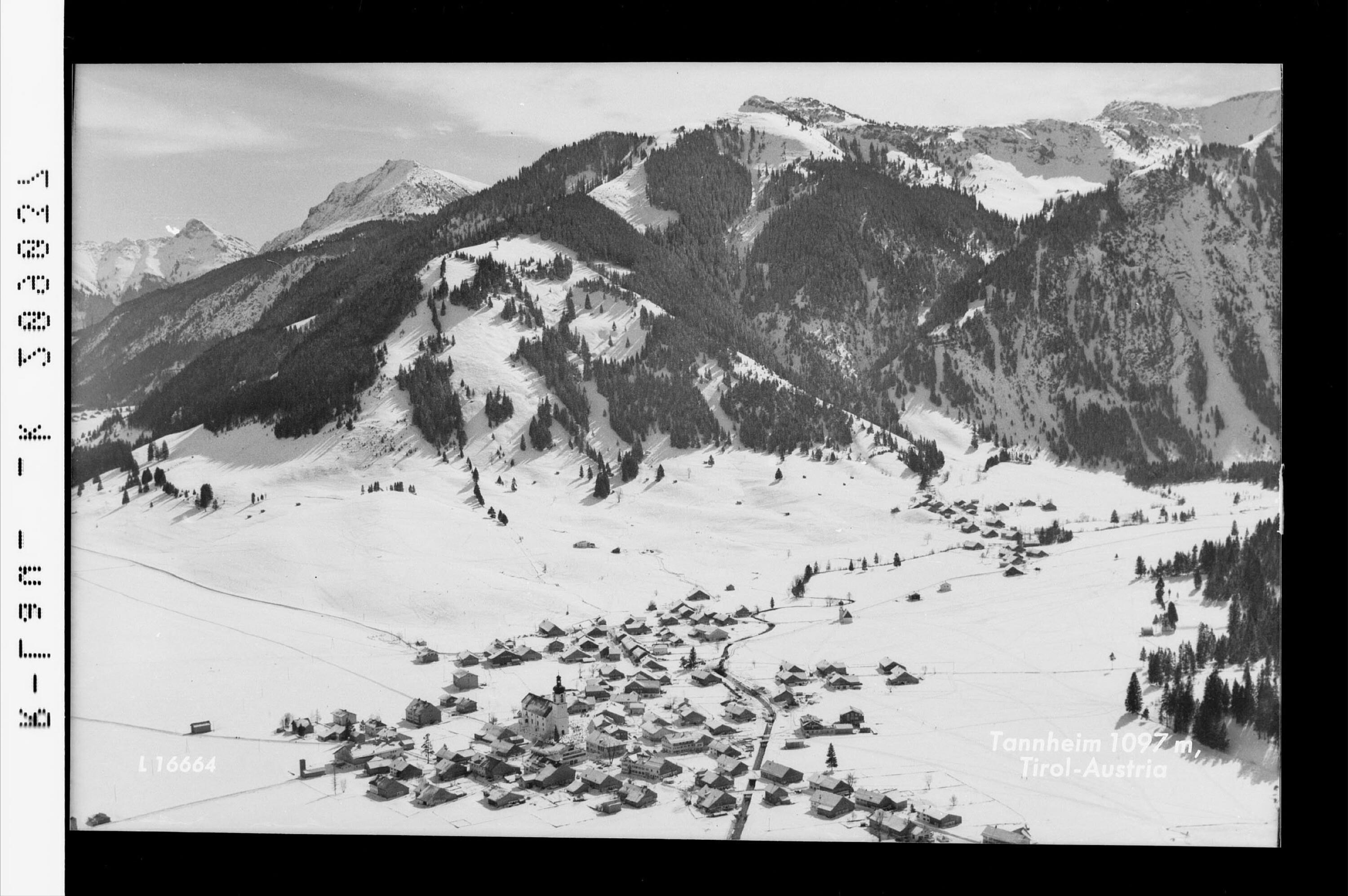 Tannheim 1097 m, Tirol - Austria></div>


    <hr>
    <div class=