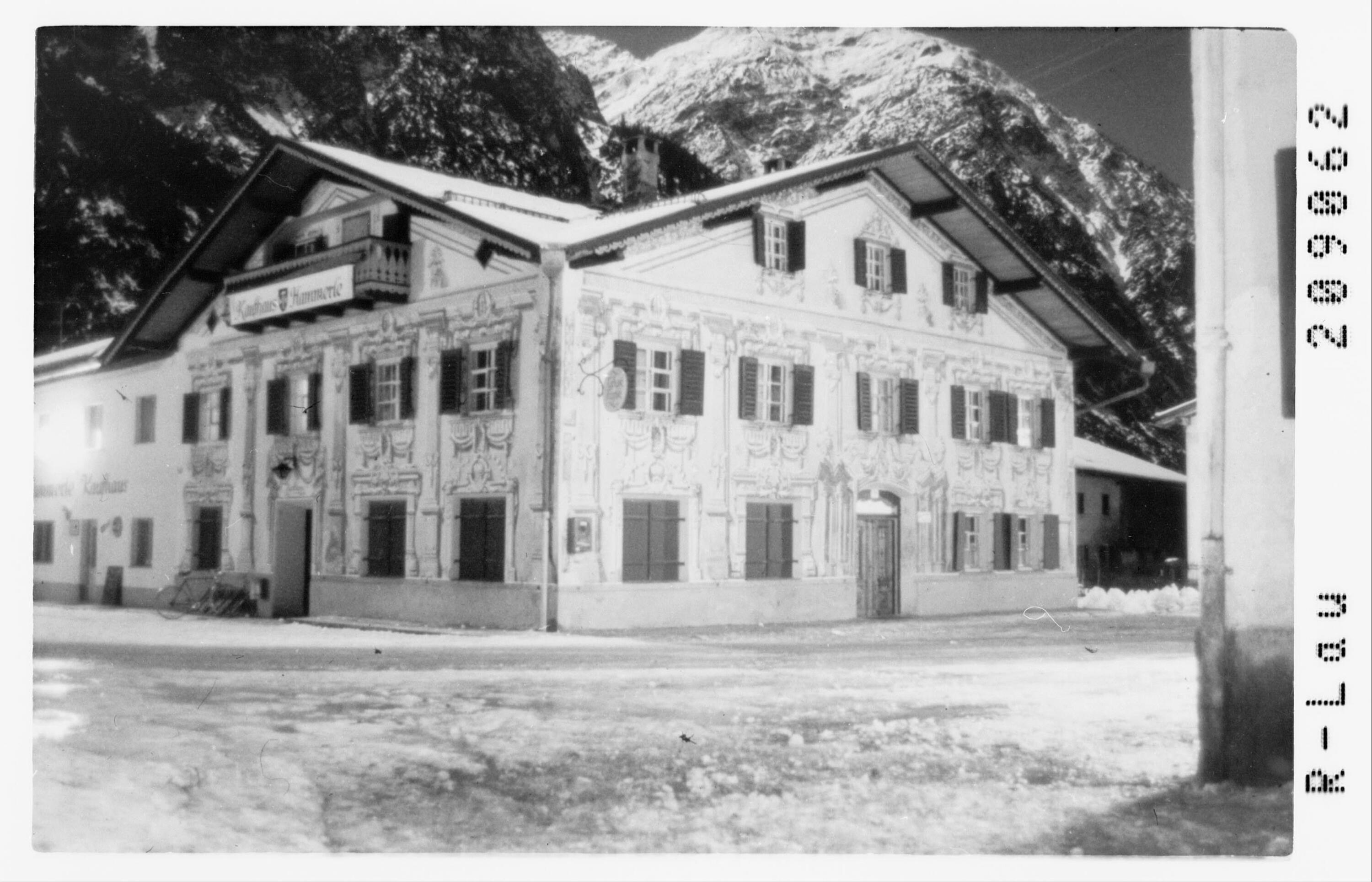 [Kaufhaus Hammerle in Holzgau im Lechtal / Tirol]></div>


    <hr>
    <div class=