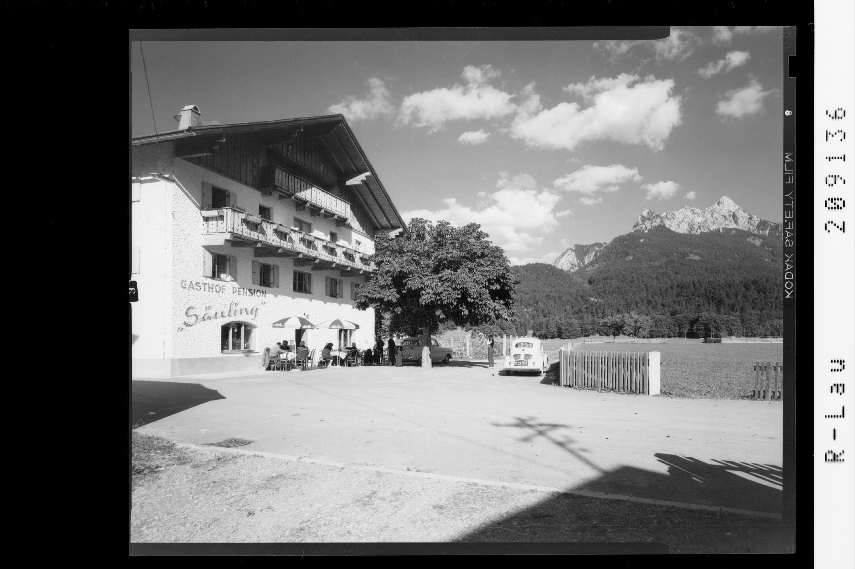 [Gasthof Pension Säuling in Unterpinswang im Lechtal mit Blick zum Säuling / Tirol]></div>


    <hr>
    <div class=
