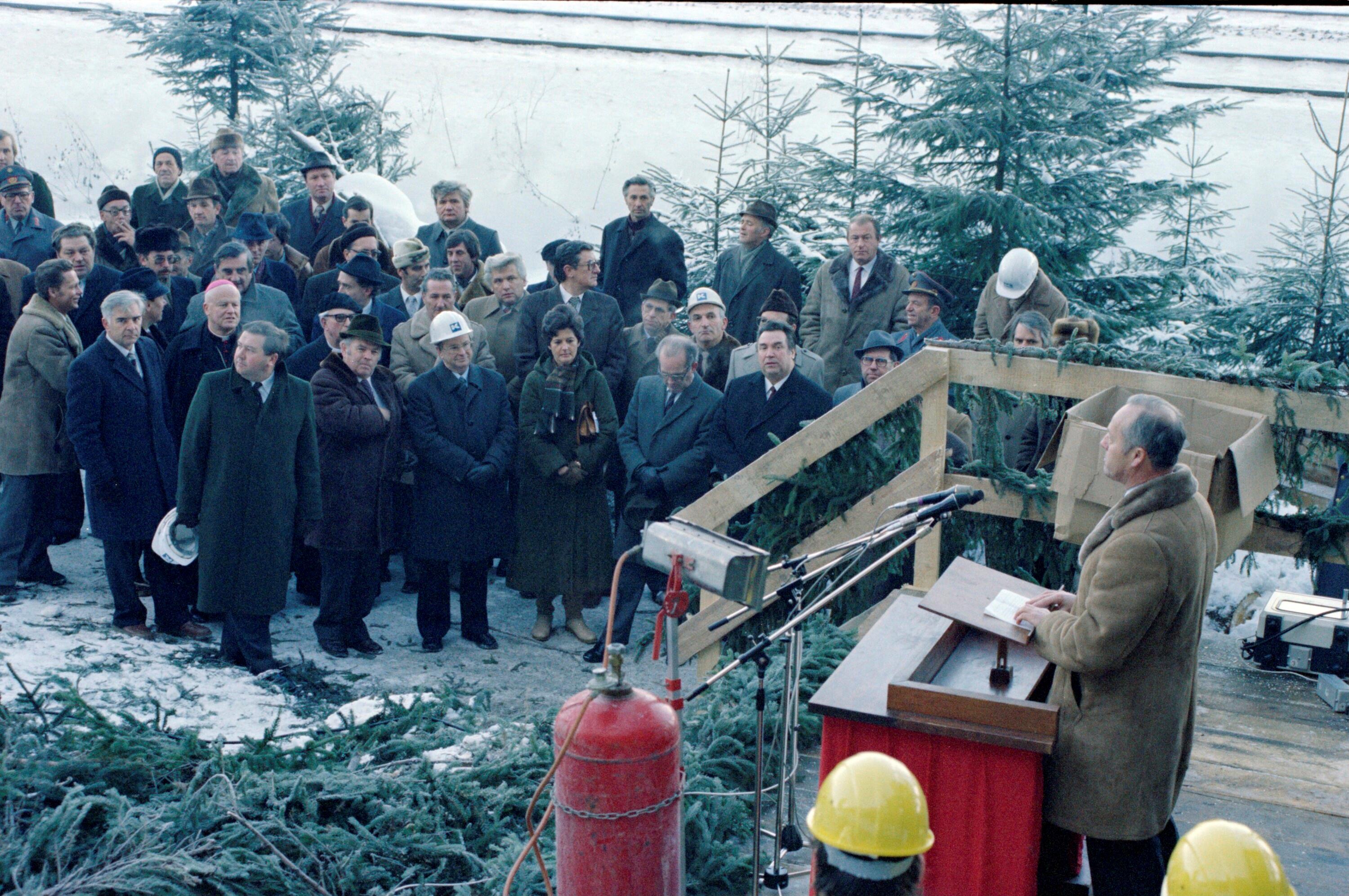 Ambergtunnel - Anschlag></div>


    <hr>
    <div class=