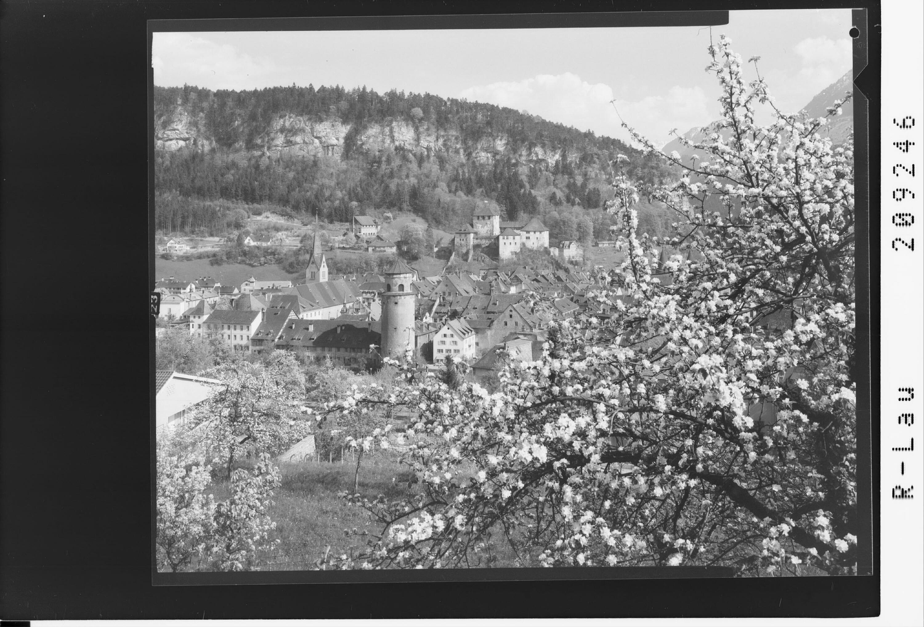 [Blick vom Ardetzenberg auf Feldkirch]></div>


    <hr>
    <div class=