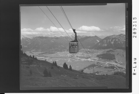 Hahnenkammbahn mit Blick auf Reutte in Tirol mit Hochplatte und Geierköpfe von Risch-Lau