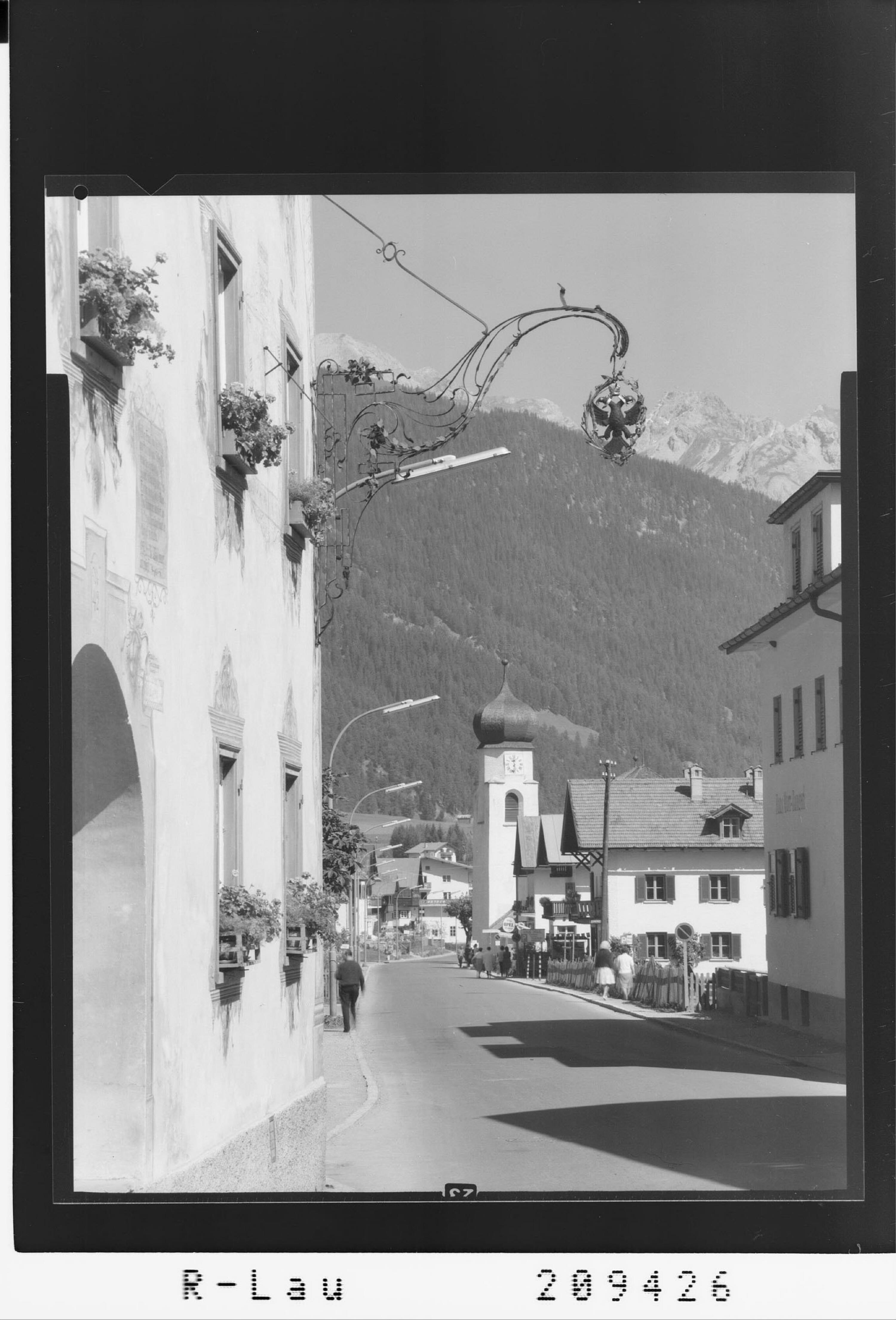 [Aus St.Anton am Arlberg]></div>


    <hr>
    <div class=