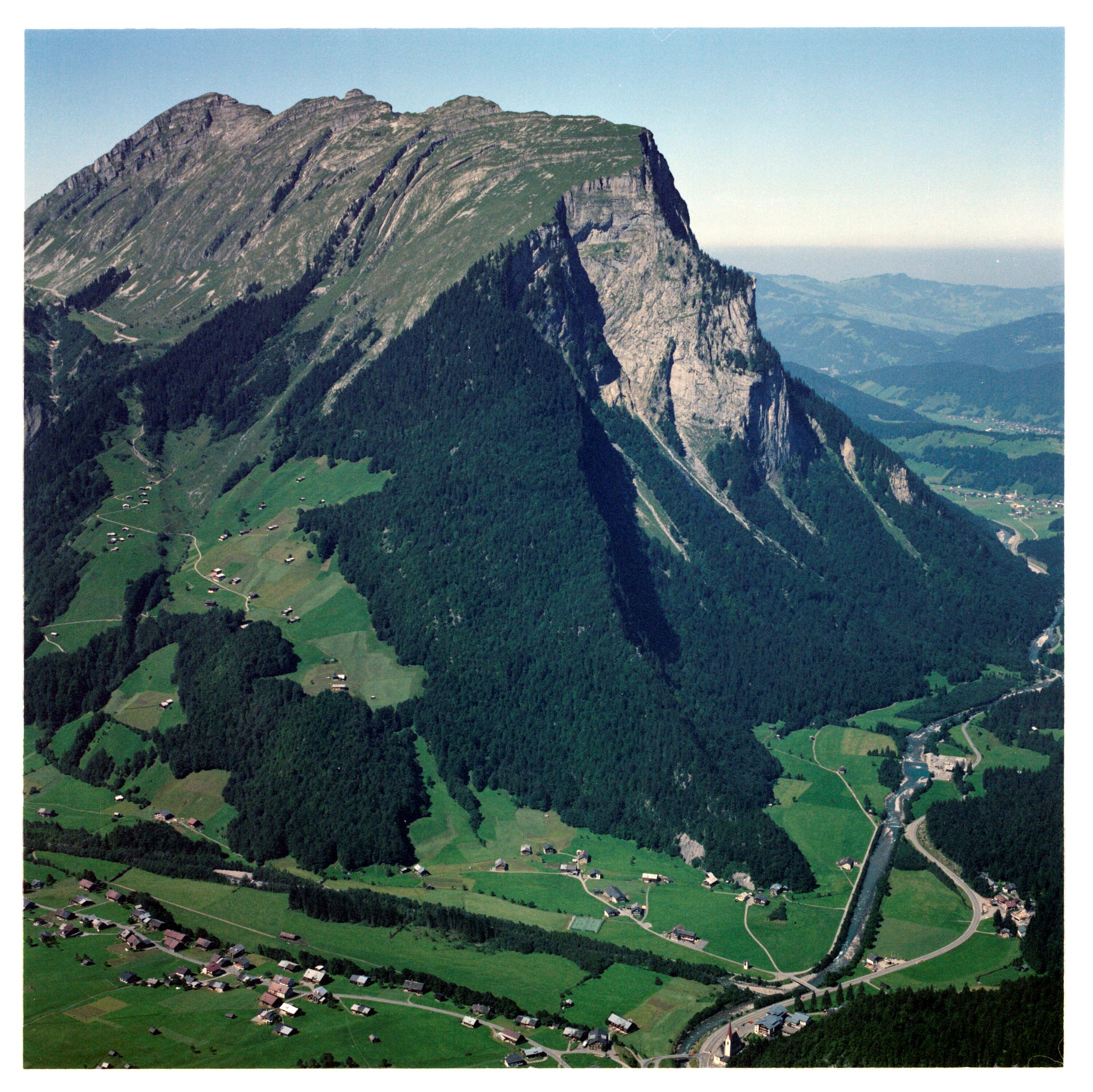 Straßenplanung Hinterer Bregenzerwald, Au und Ahornenvorsäß (Flug)></div>


    <hr>
    <div class=