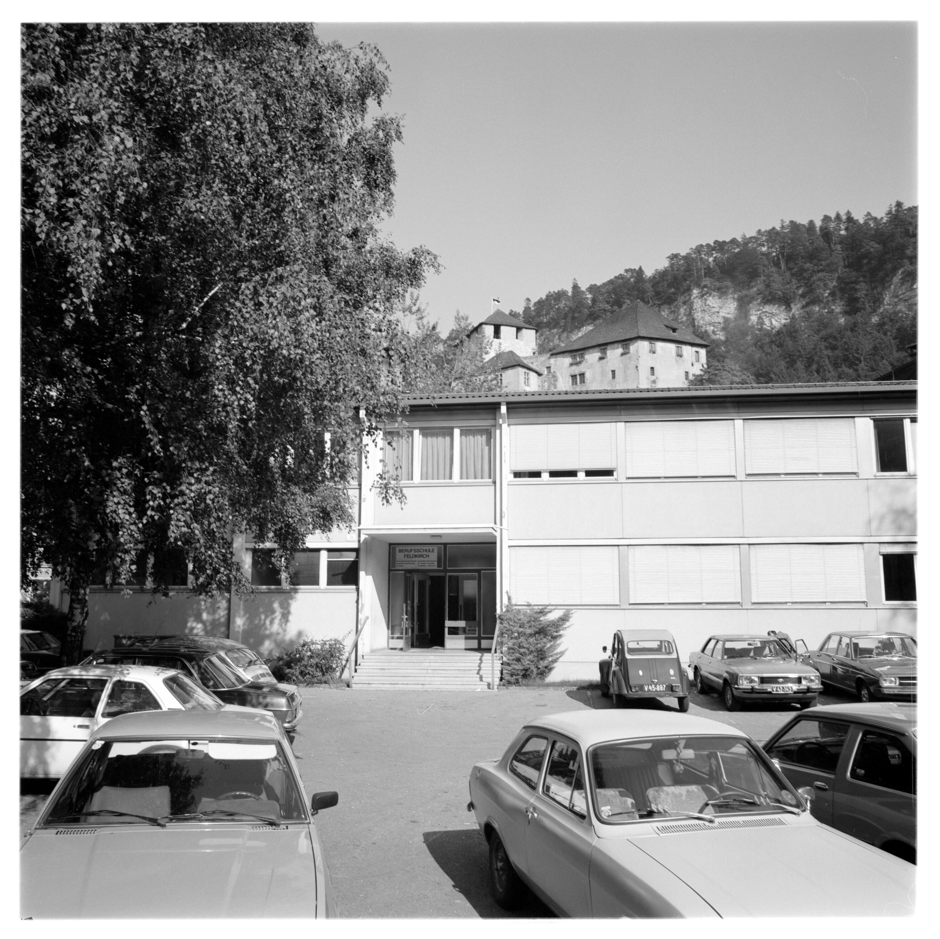 Berufsschule Feldkirch, alte Gebäude und Umgebung></div>


    <hr>
    <div class=